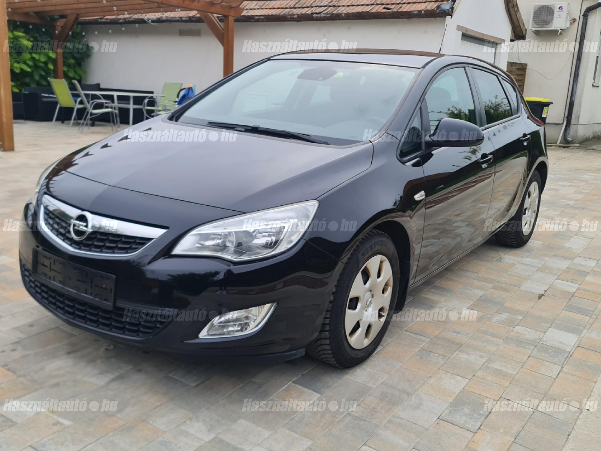 OPEL ASTRA 2011 - 1