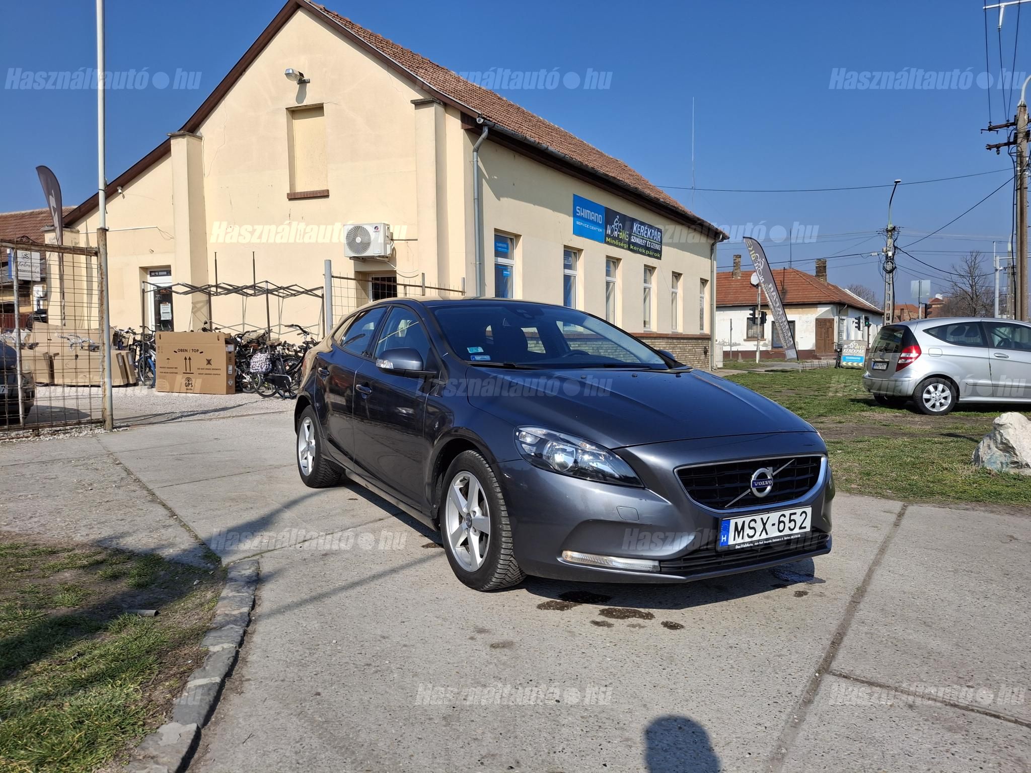 VOLVO V40 2014/6 - 1