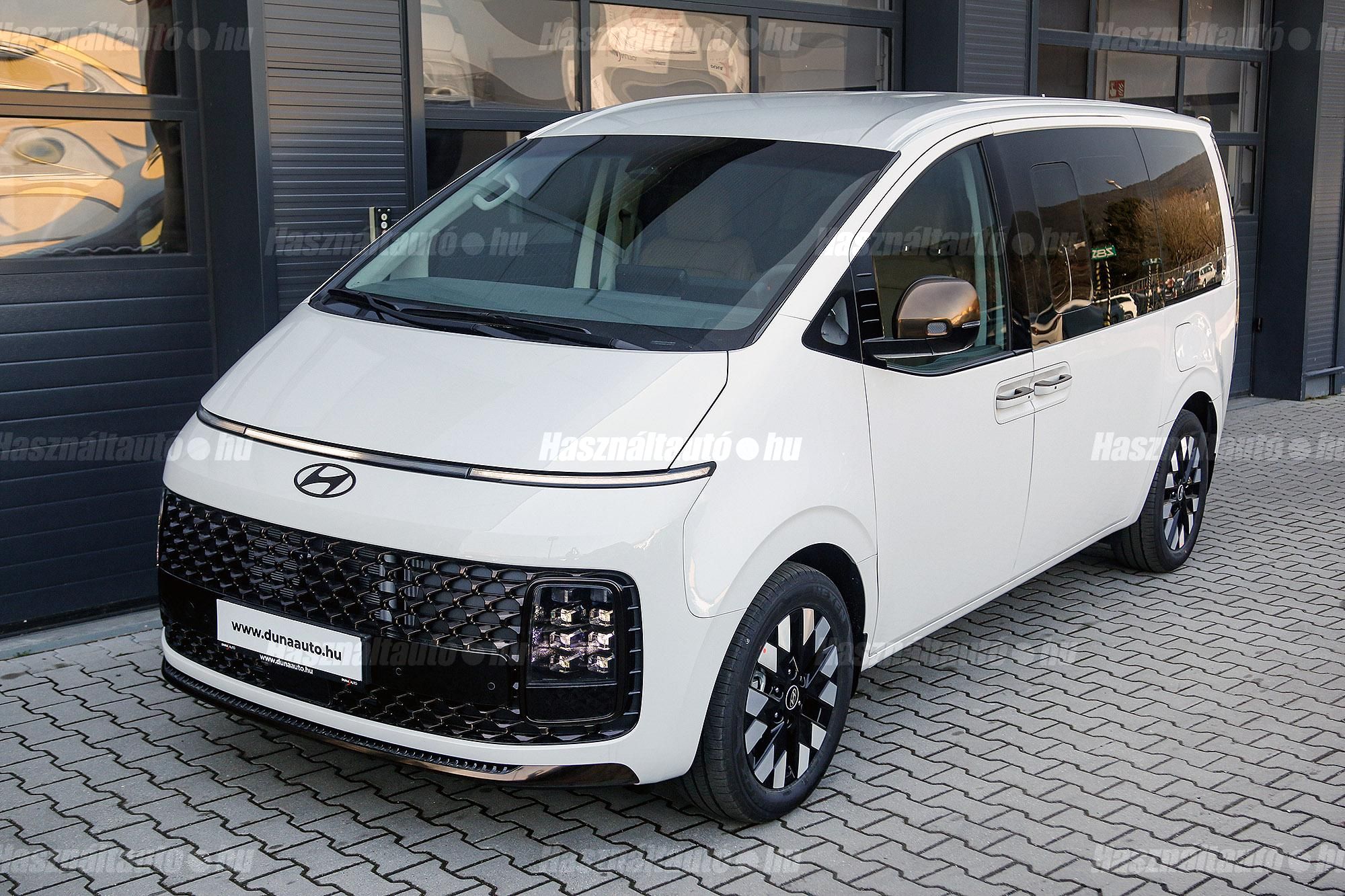HYUNDAI STARIA 2026/3 - 1