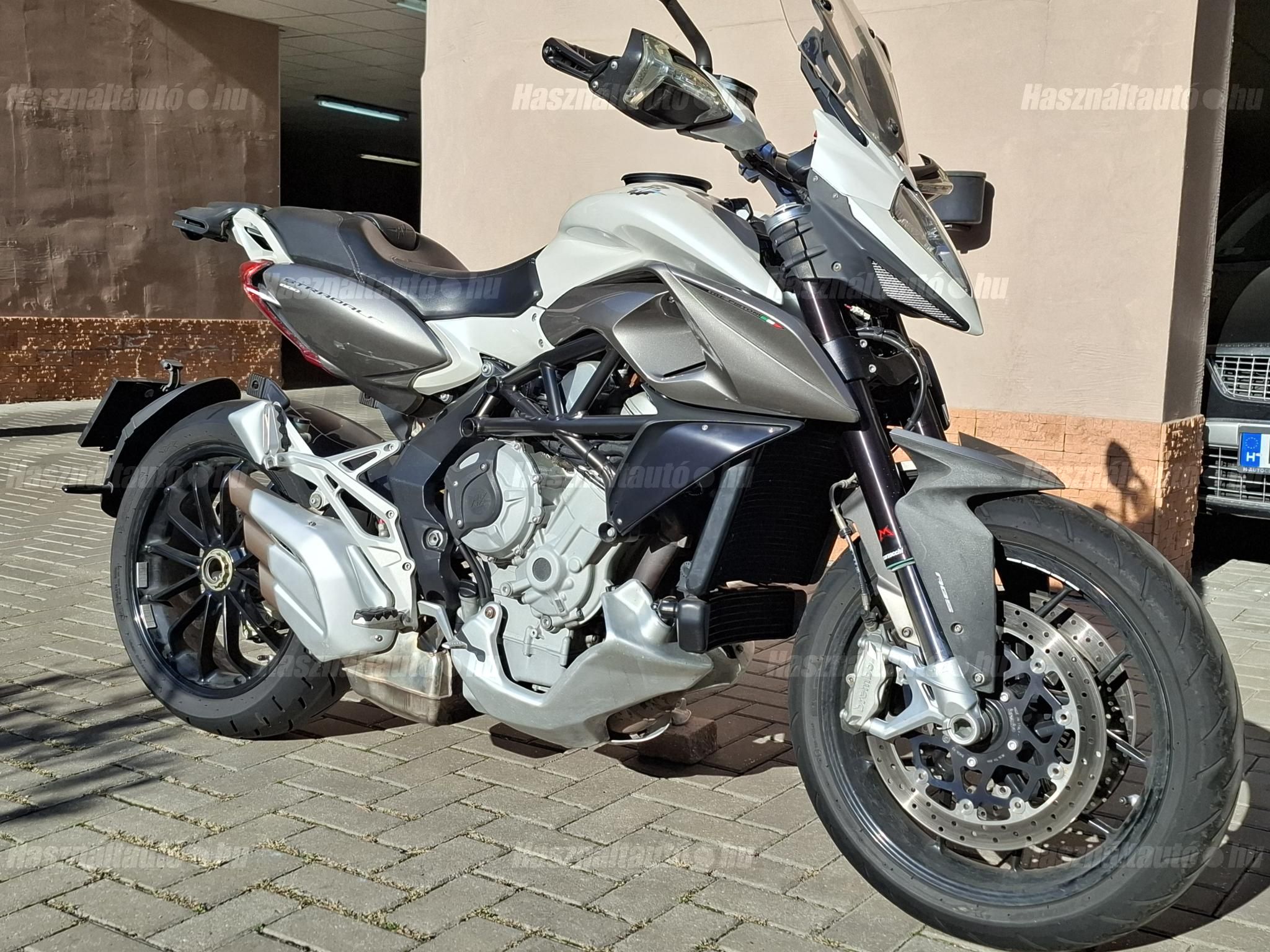 MV AGUSTA STRADALE 800 2016/4 - 1