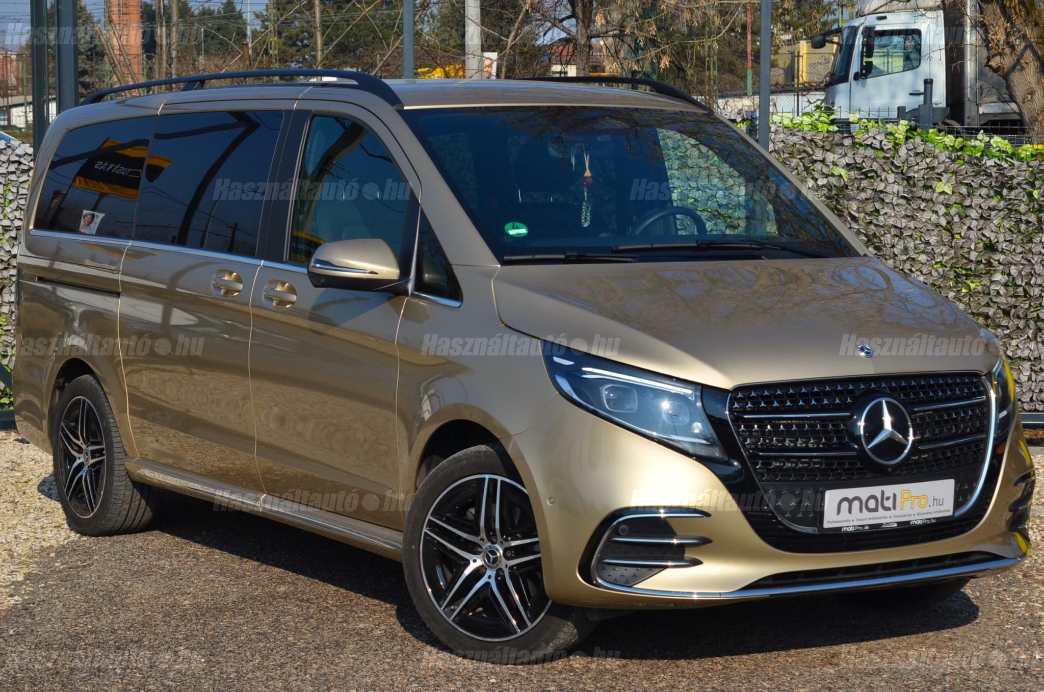 MERCEDES-BENZ V-OSZTÁLY 2025/7 - 1