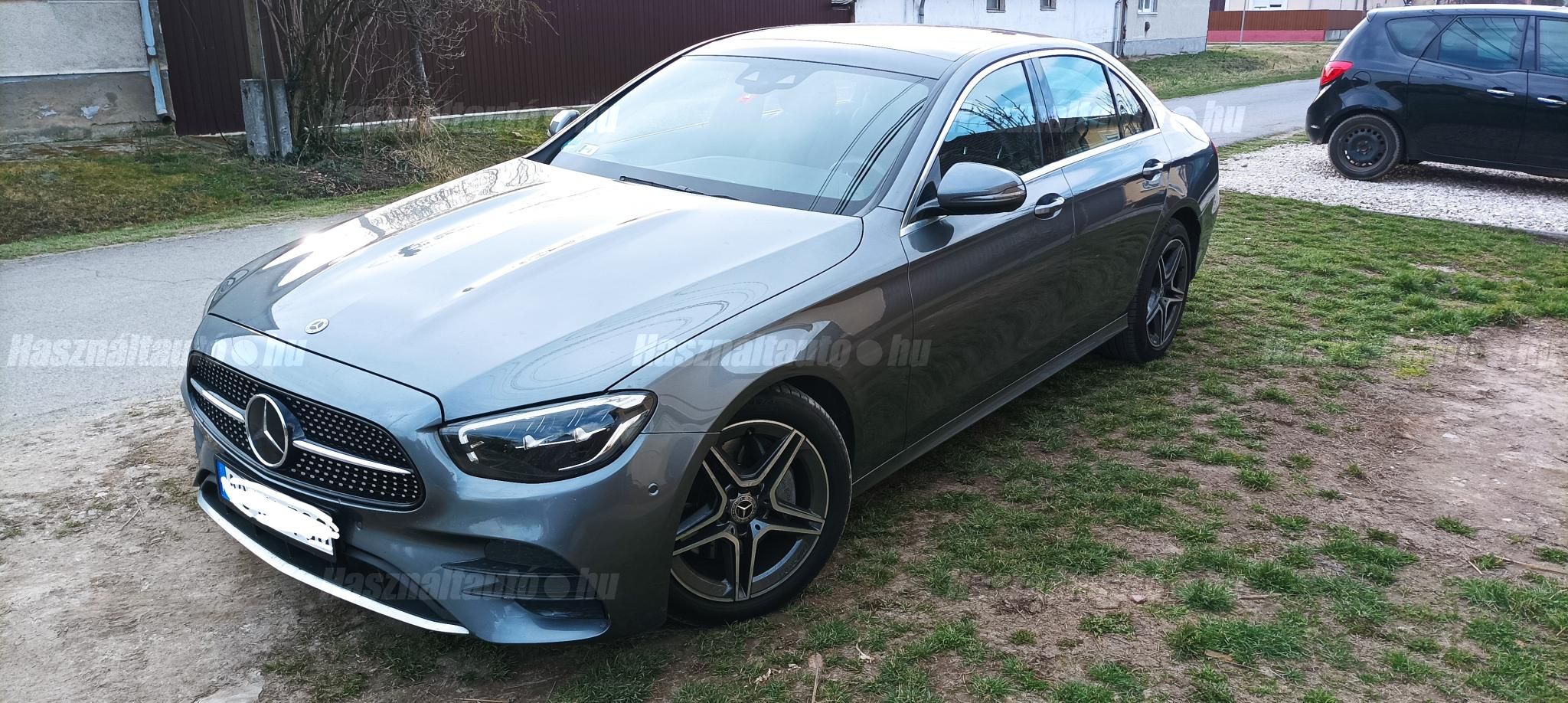 MERCEDES-BENZ E 220 2021/11 - 1