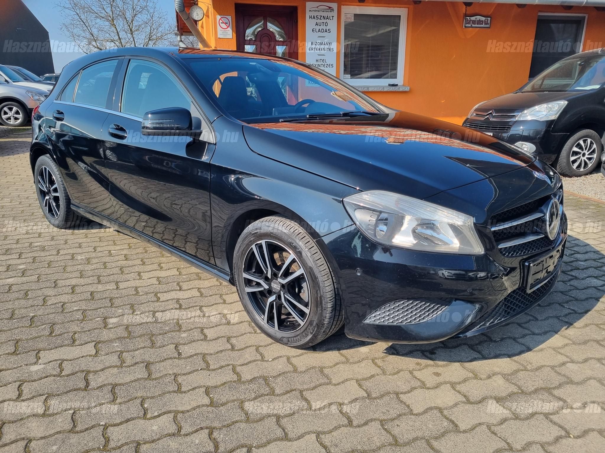 MERCEDES-BENZ A 180 2014/2 - 1