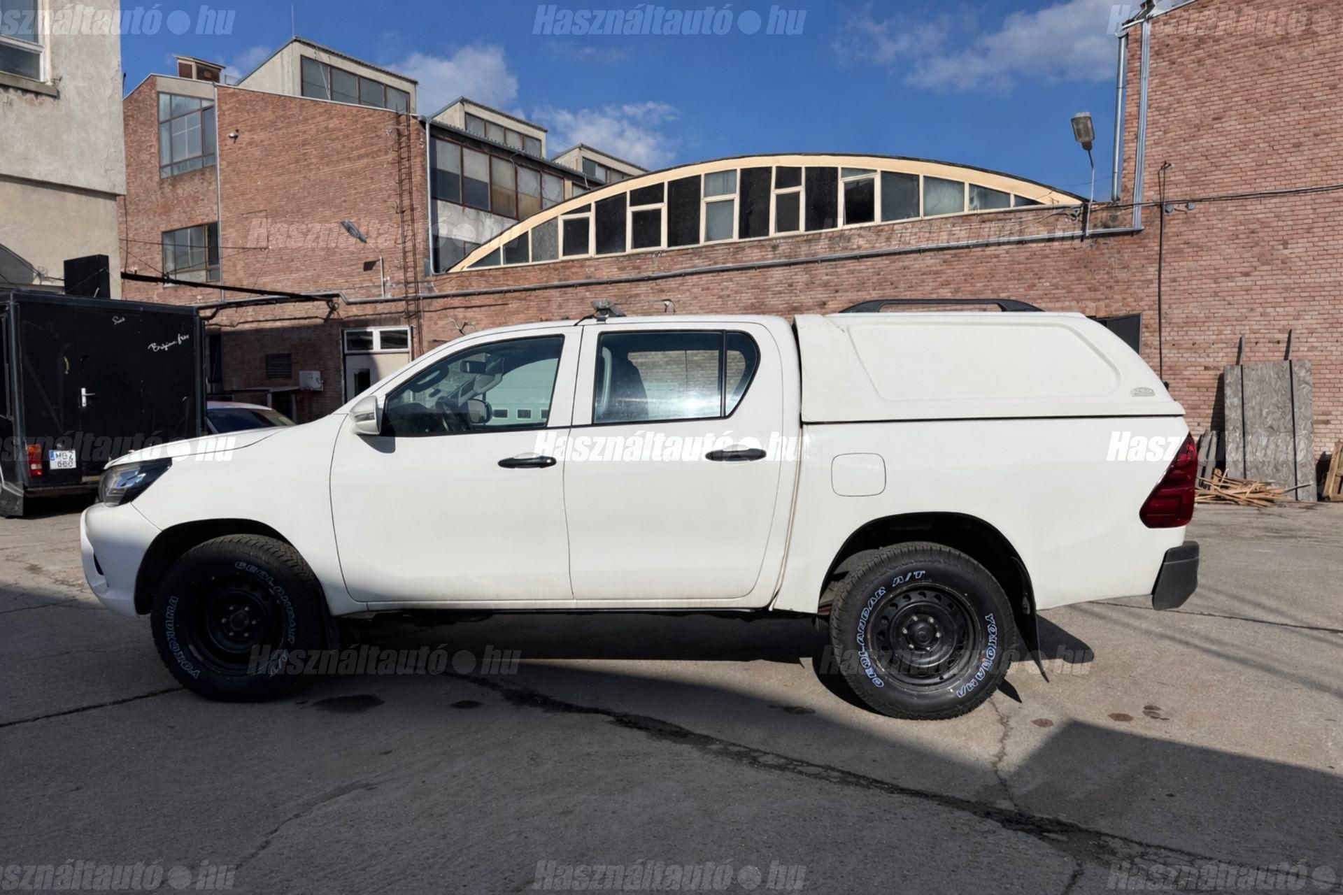 TOYOTA HILUX 2018/6 - 1