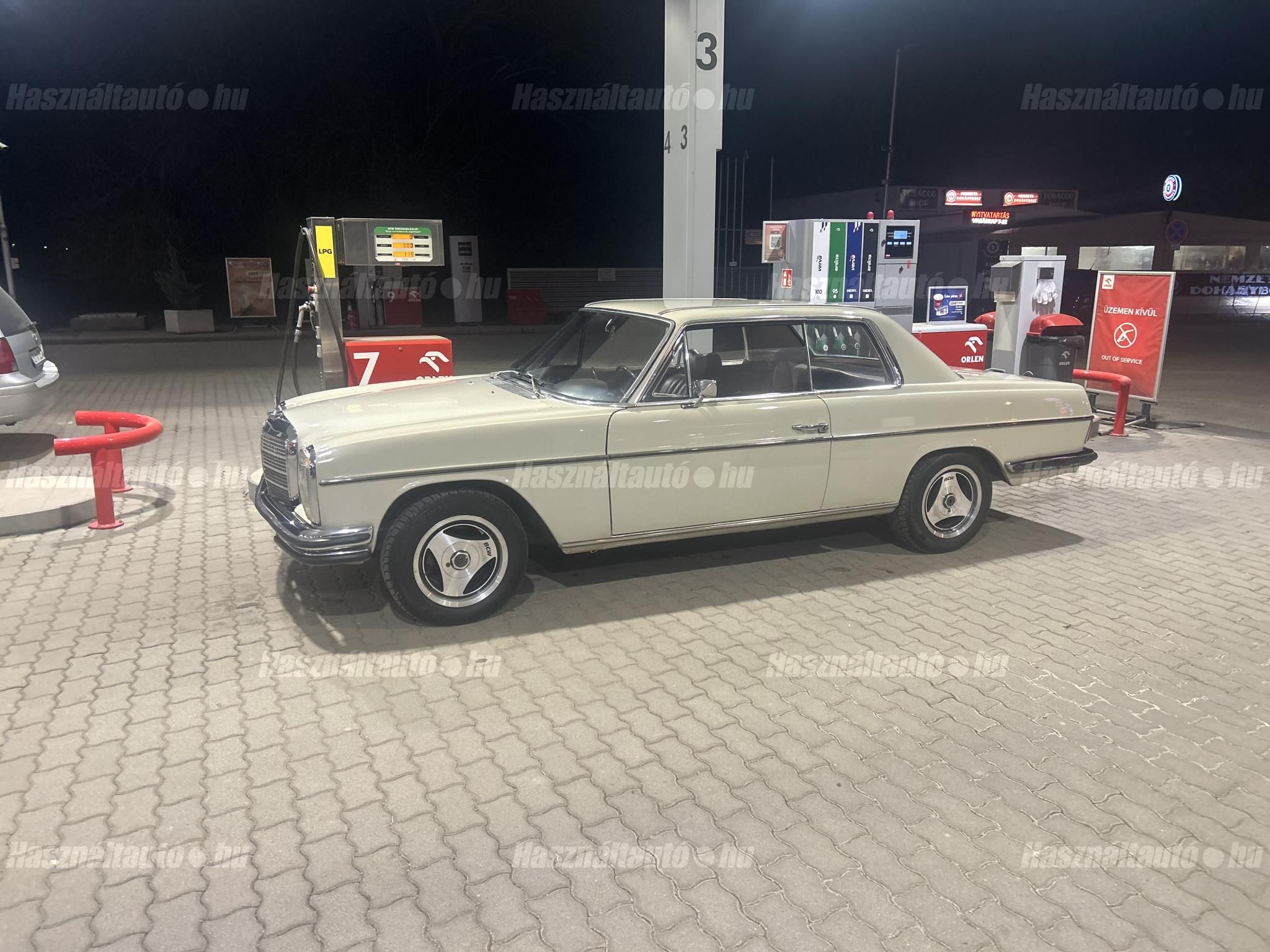 MERCEDES-BENZ W 114 1969/4 - 1