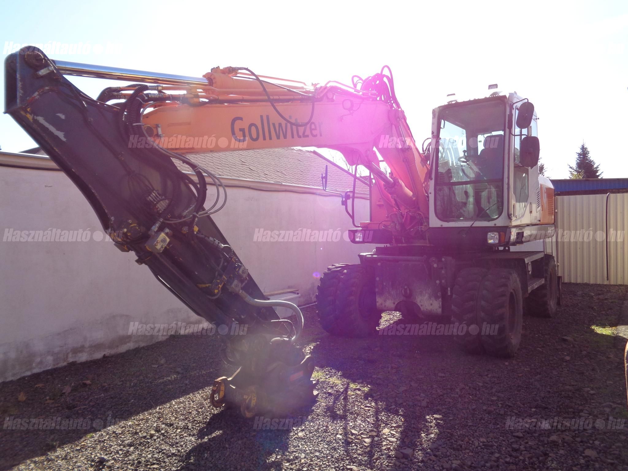 KOMATSU 2010 - 1