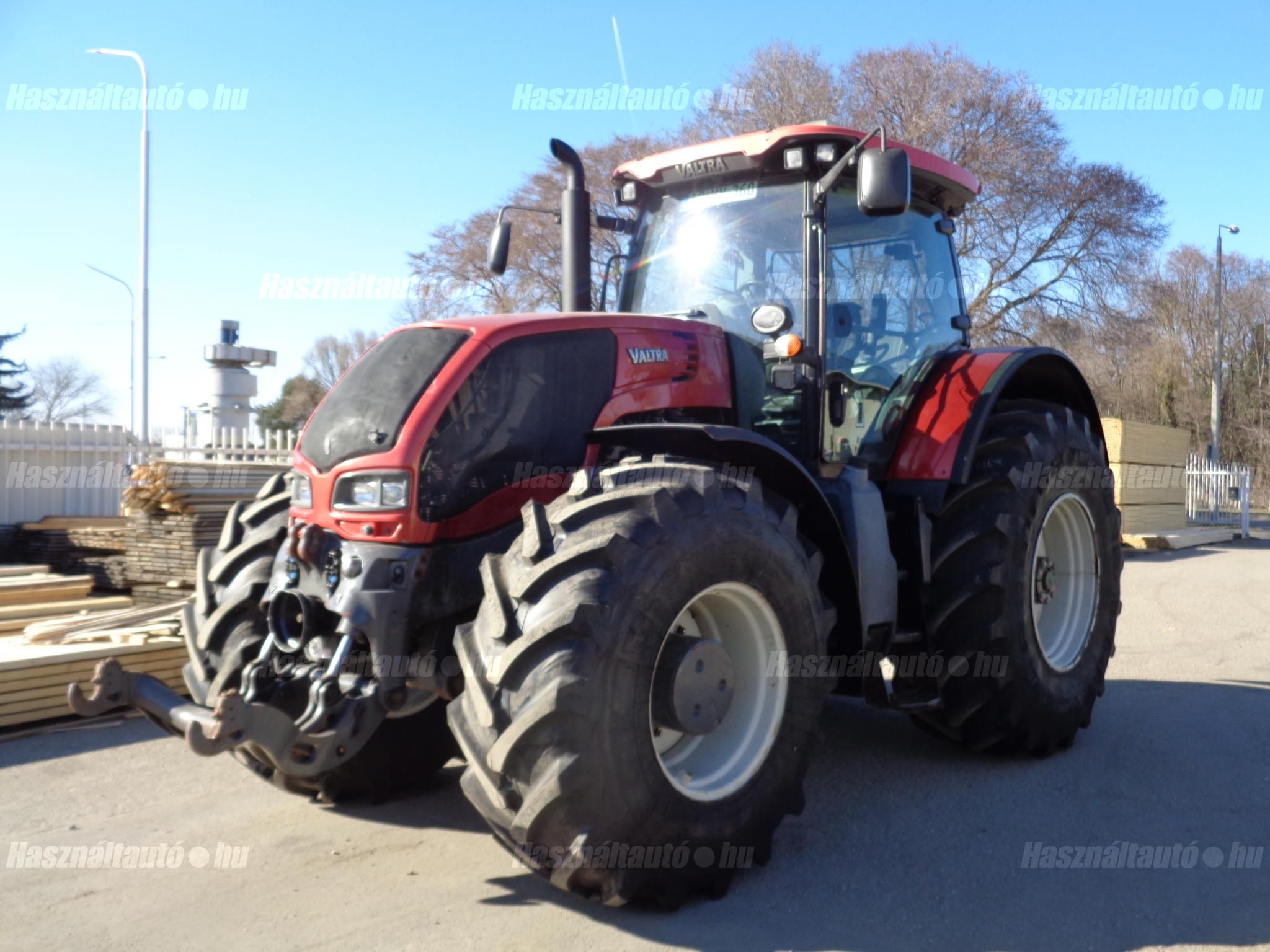 VALTRA 2011 - 1
