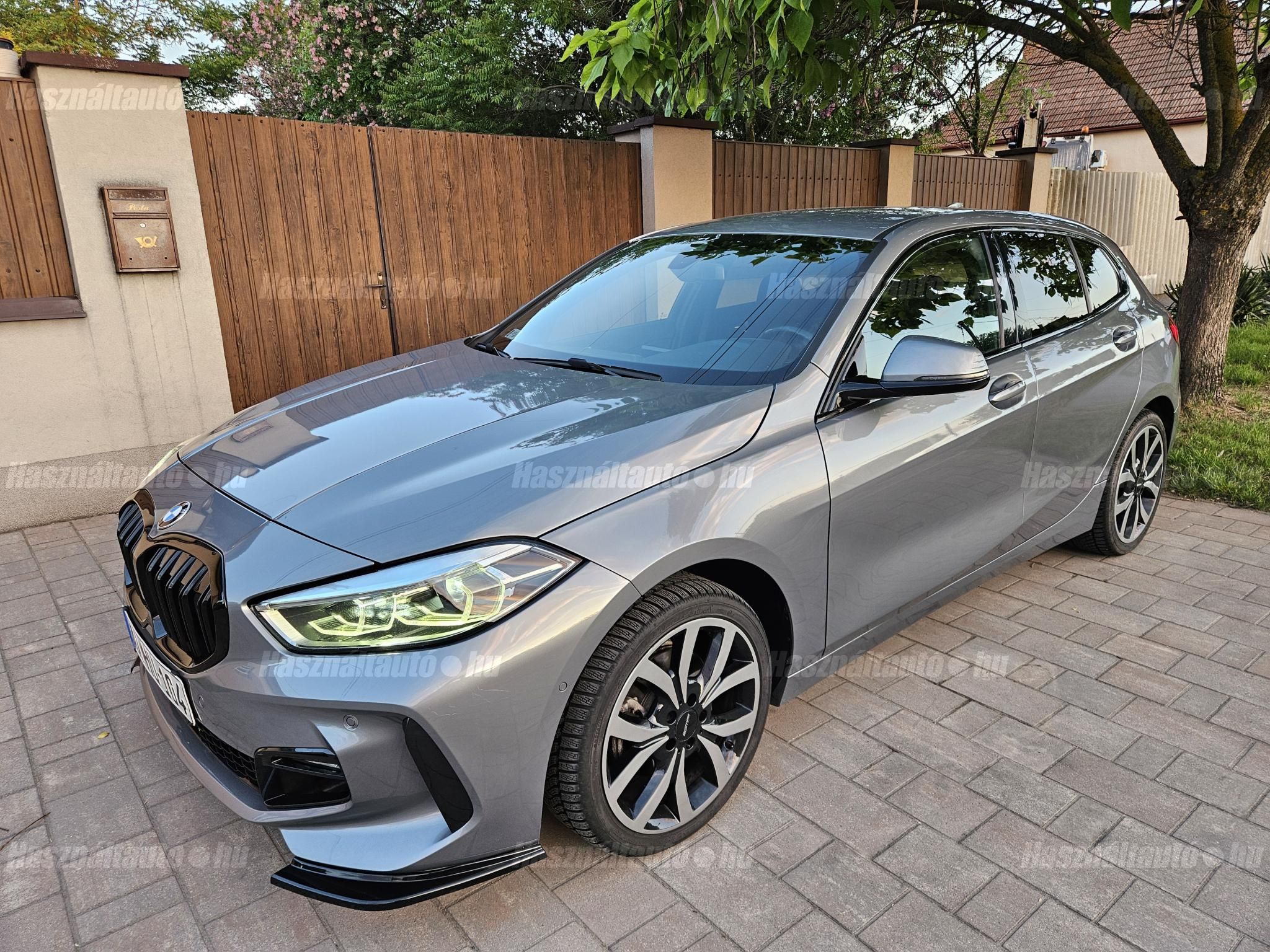 BMW 118 2022/12 - 1