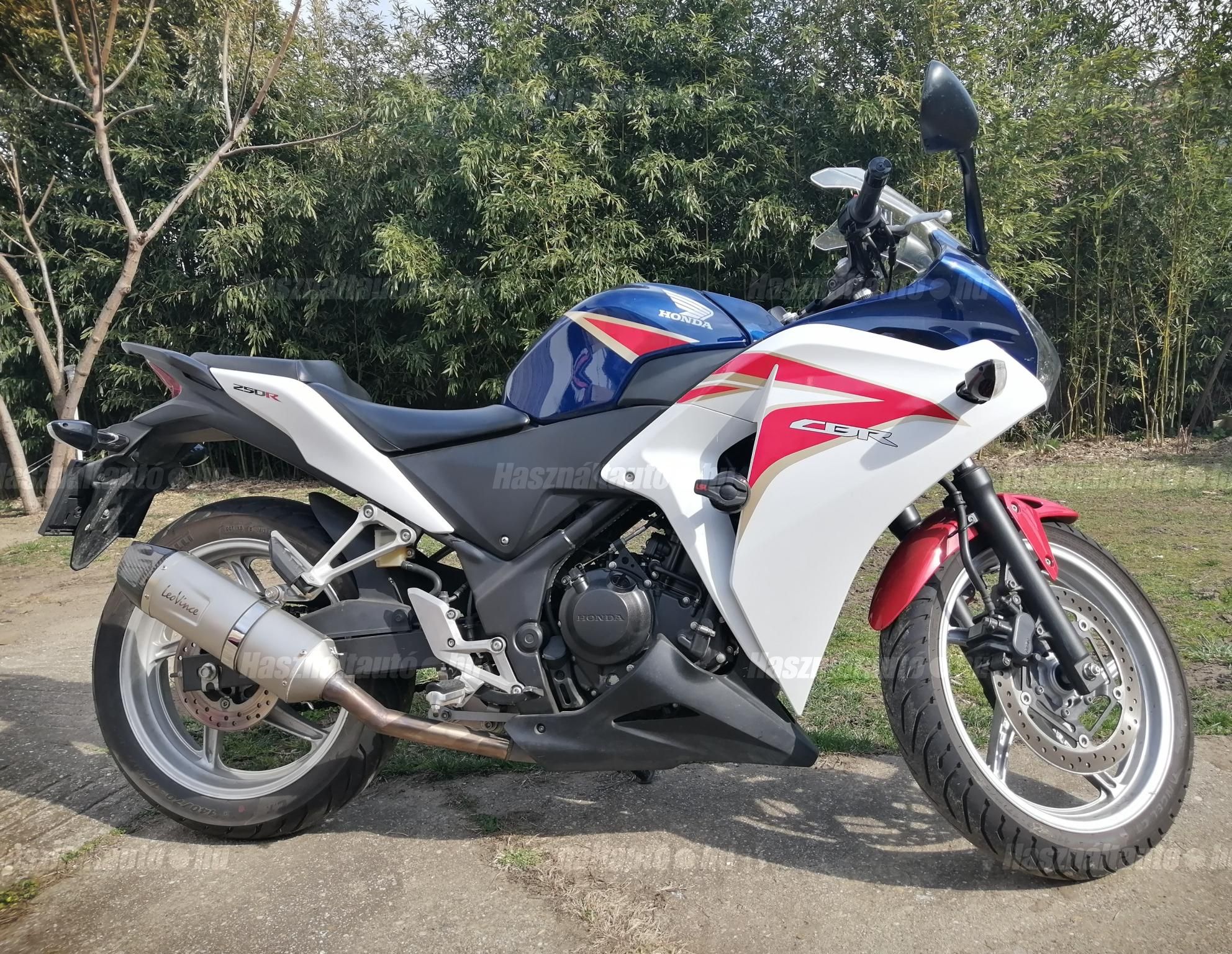 HONDA CBR 250R 2012/3 - 1