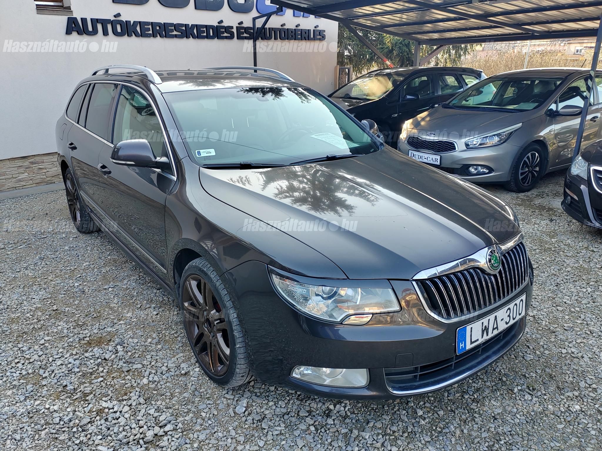 SKODA SUPERB 2011 - 1