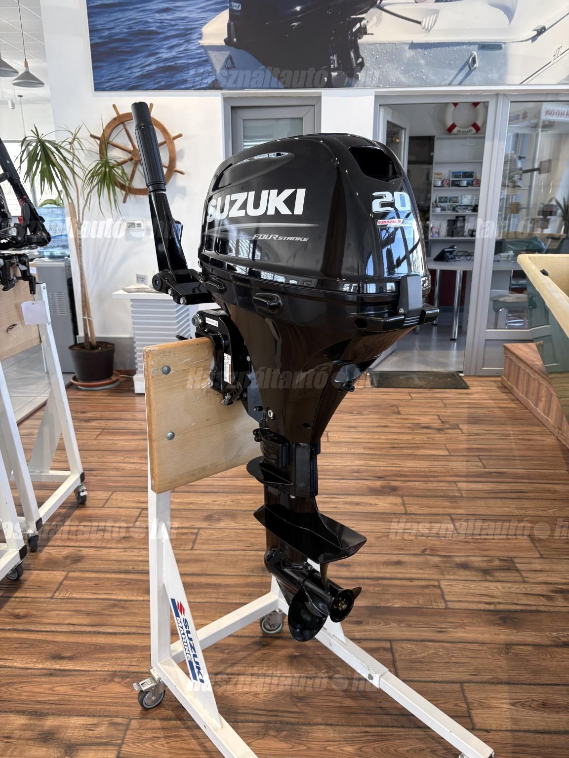 SUZUKI 2025 - 1