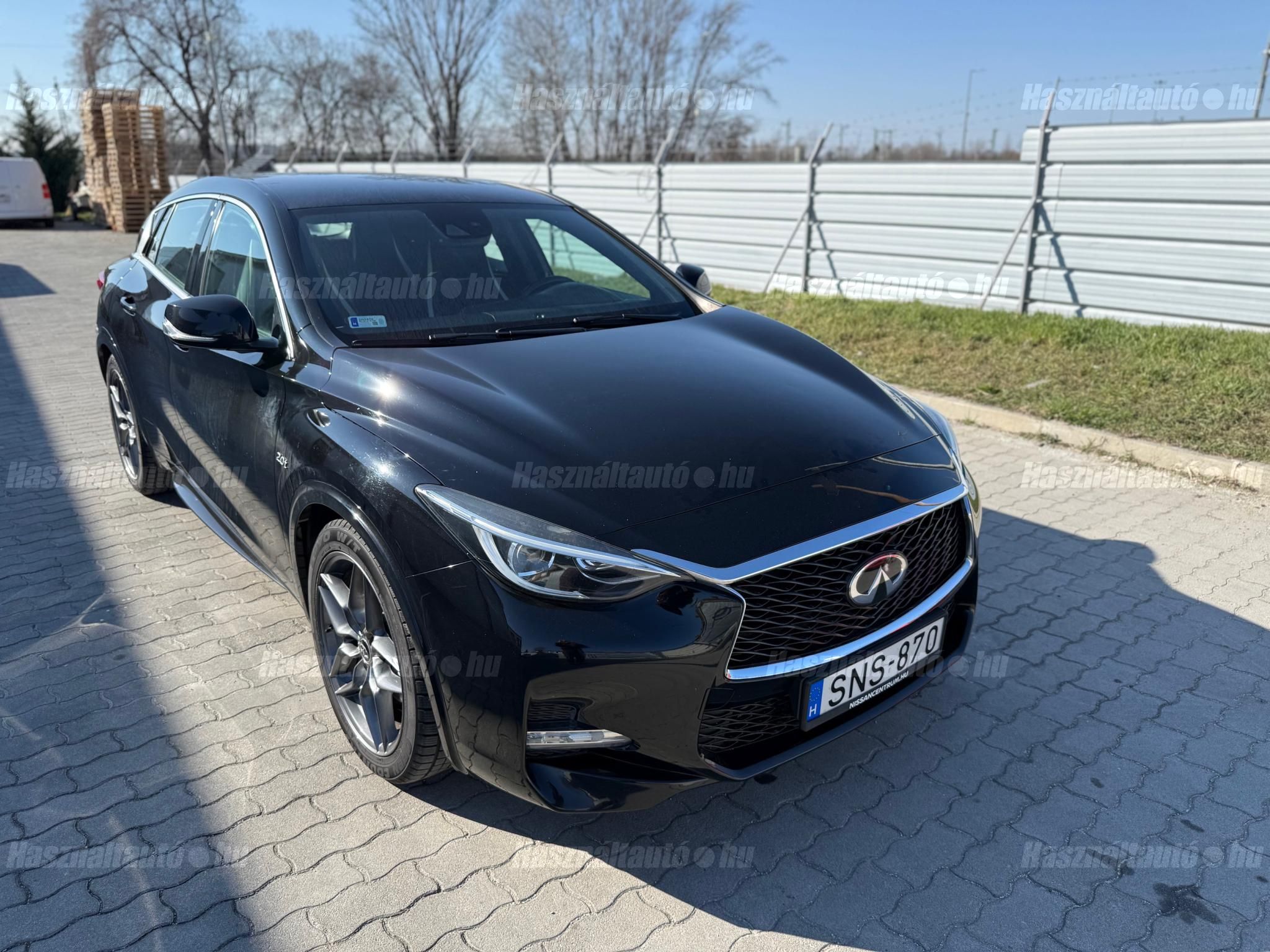 INFINITI Q30 2017/11 - 1