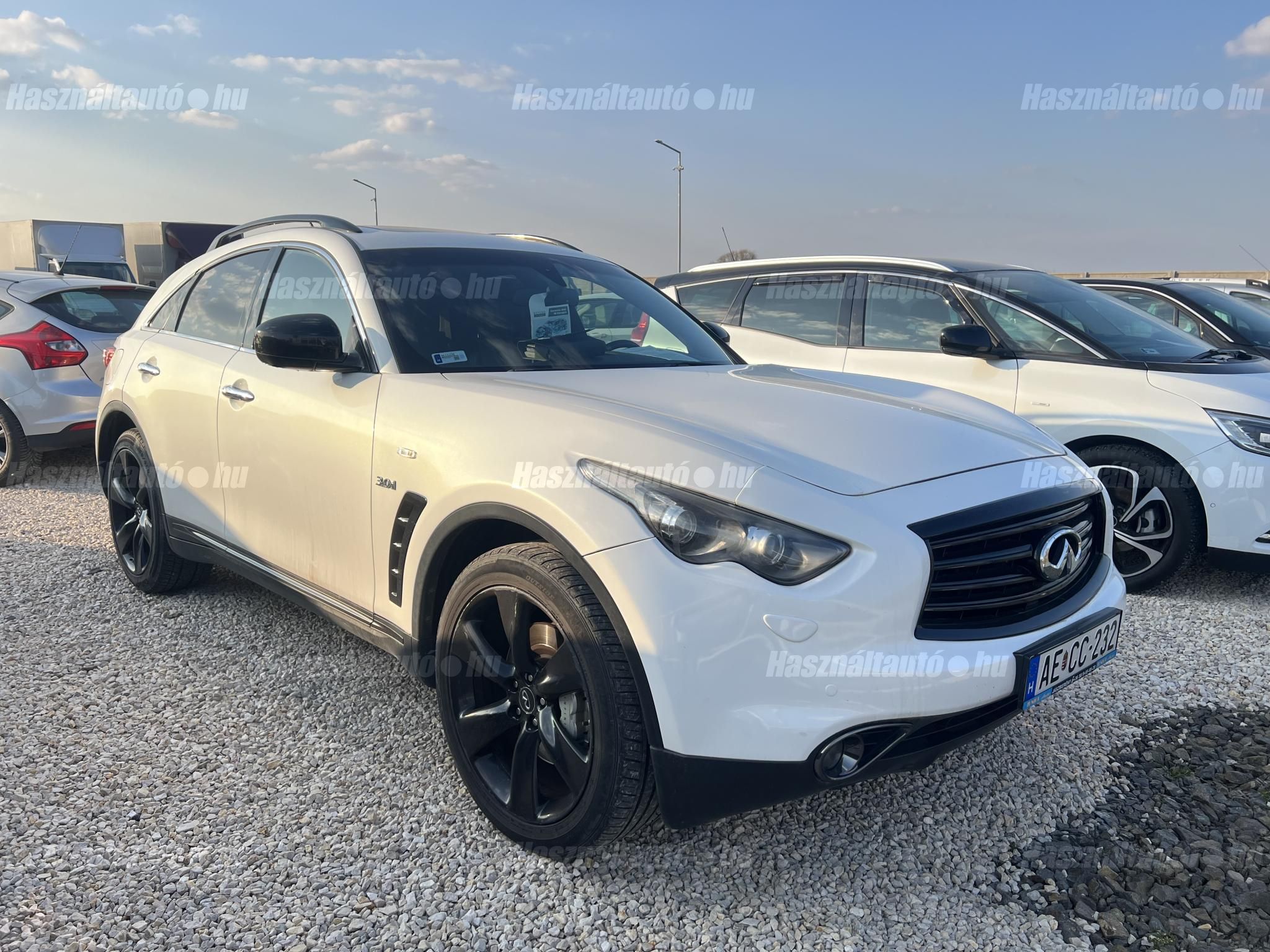 INFINITI QX70 2015/6 - 1
