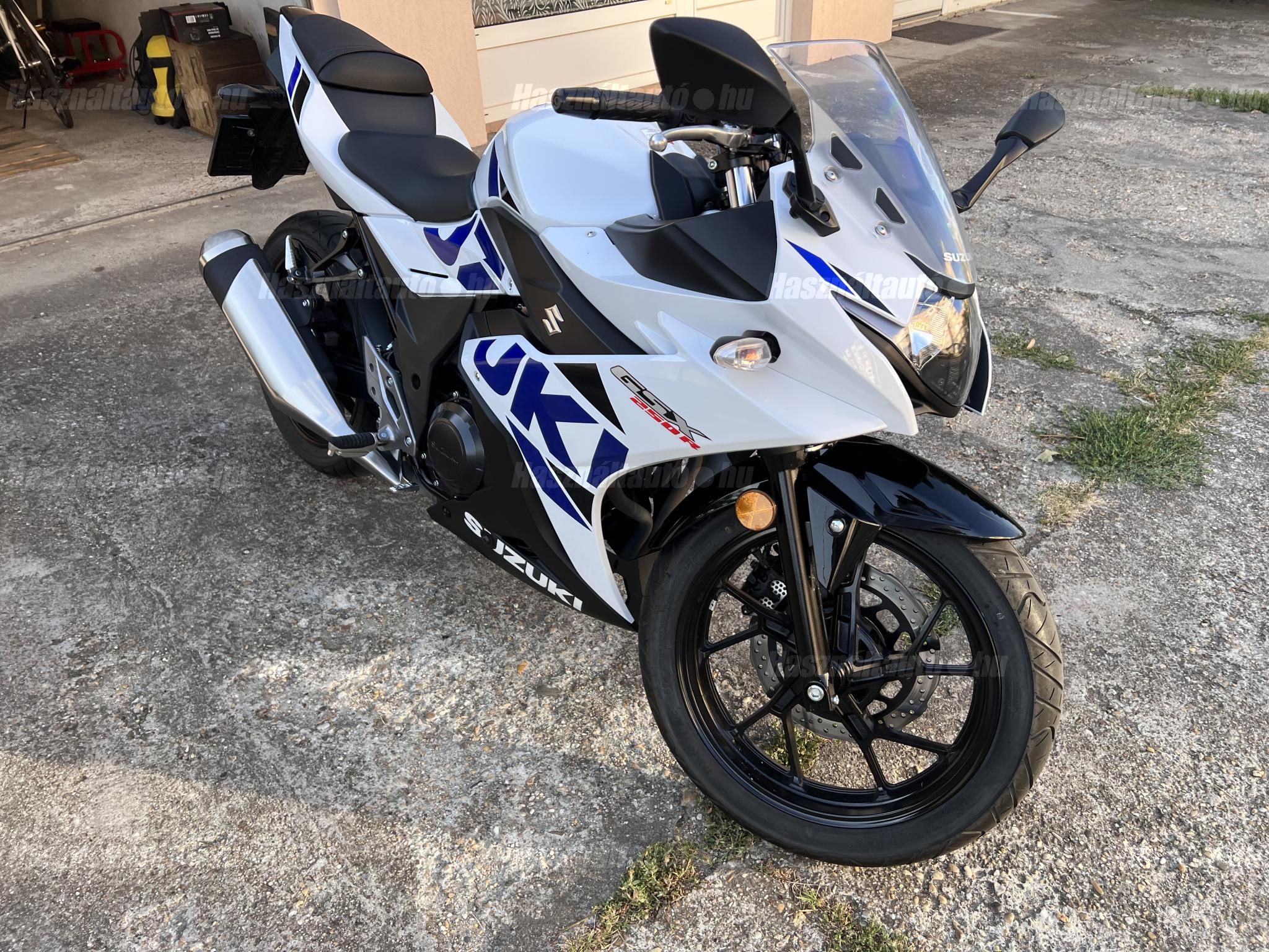 SUZUKI GSX 250 R 2020/7 - 1