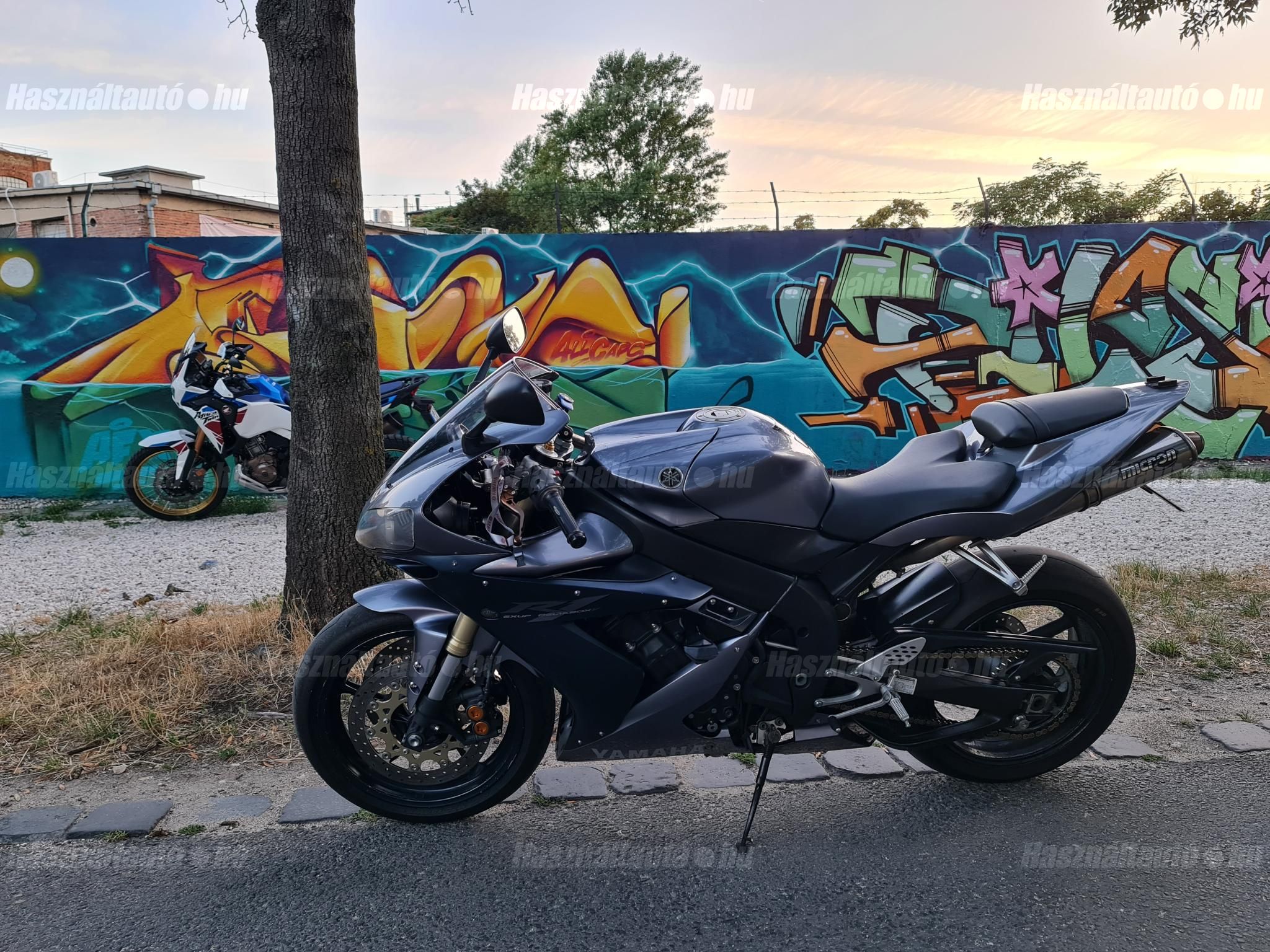 YAMAHA YZF R1 2006/4 - 1