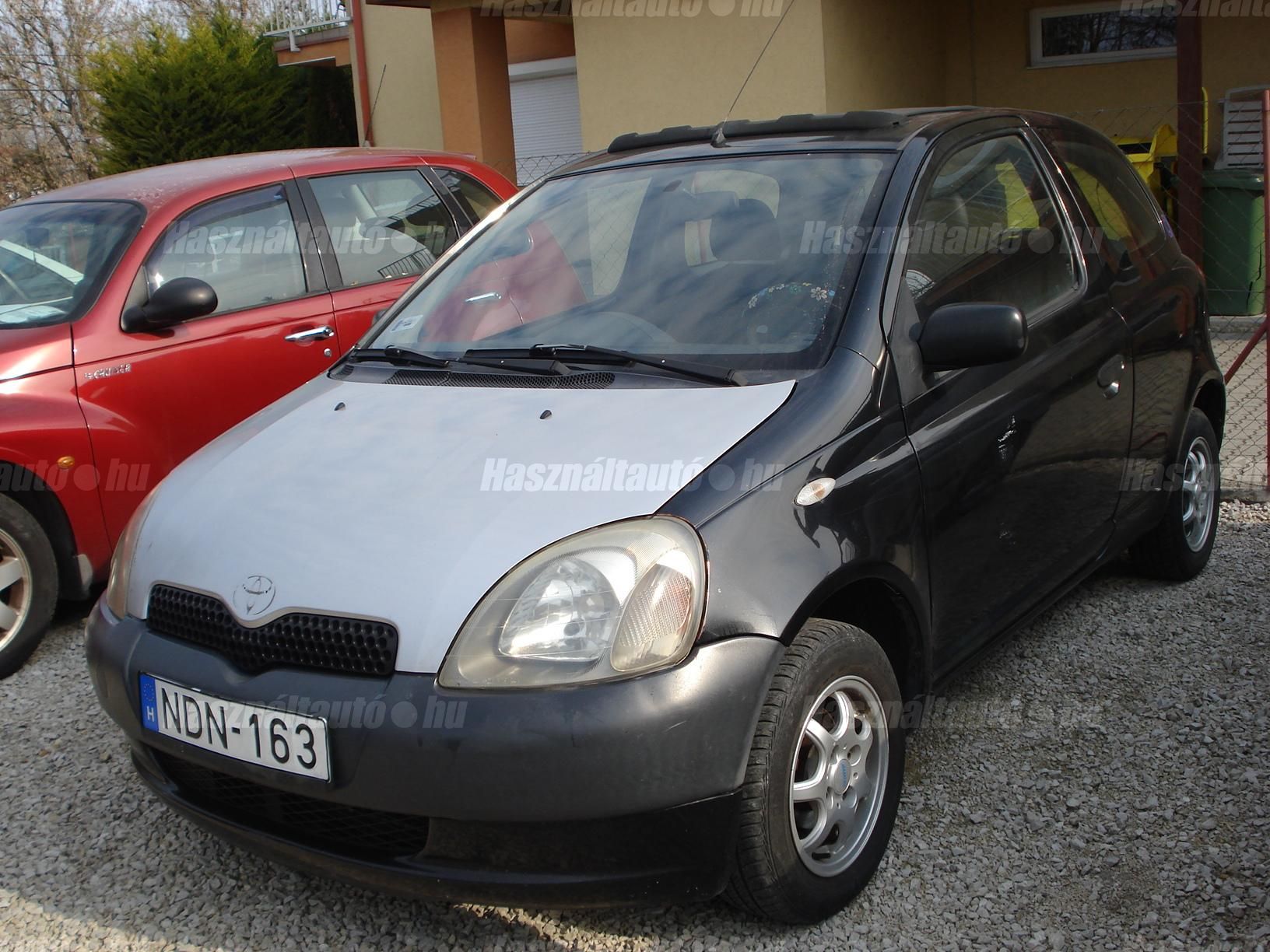 TOYOTA YARIS 2001/11 - 1
