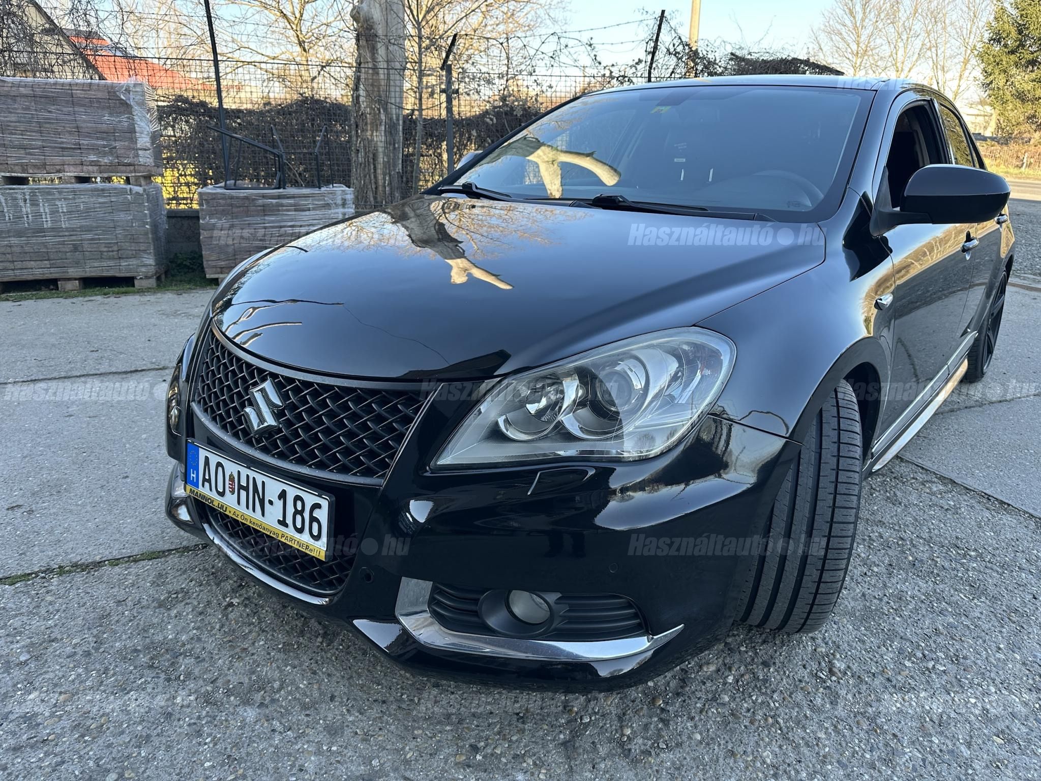 SUZUKI KIZASHI 2011/10 - 1