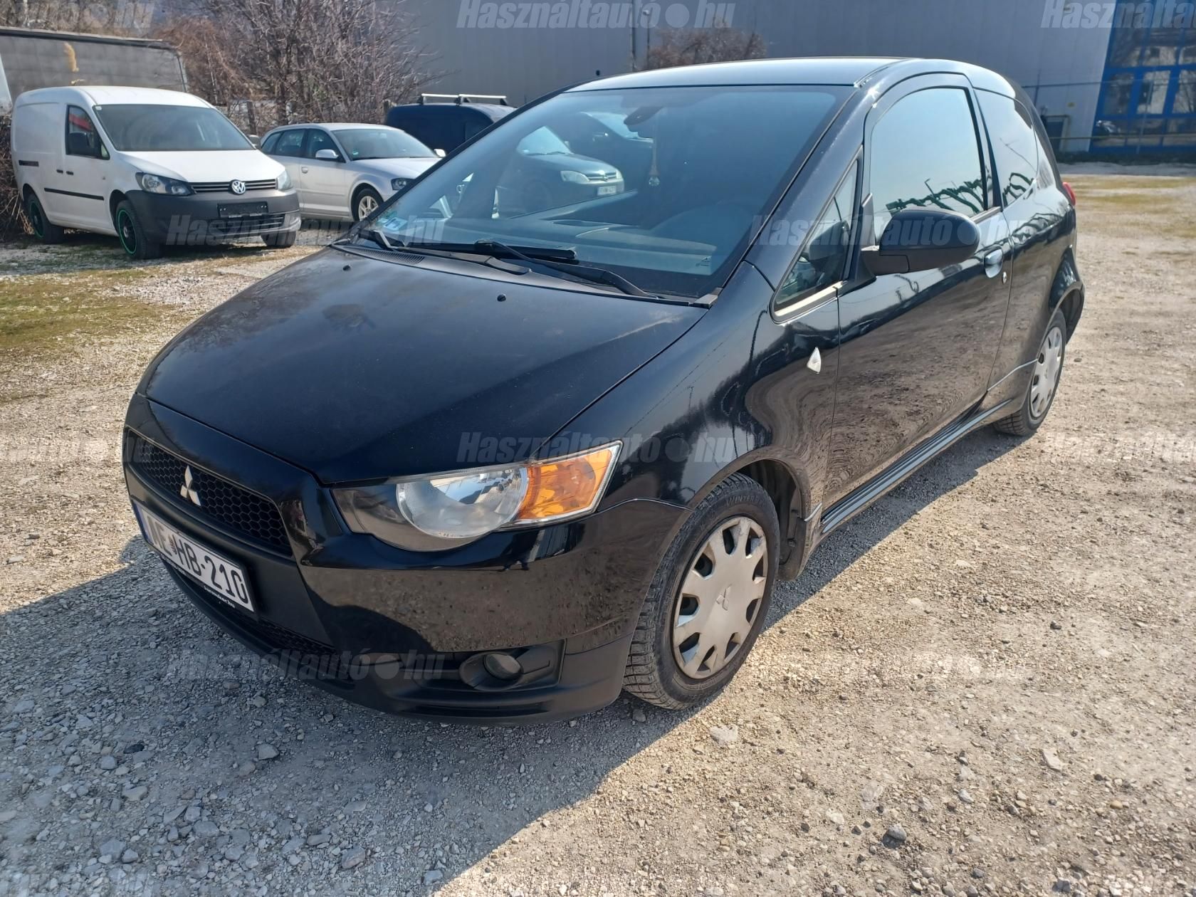MITSUBISHI COLT 2010/8 - 1