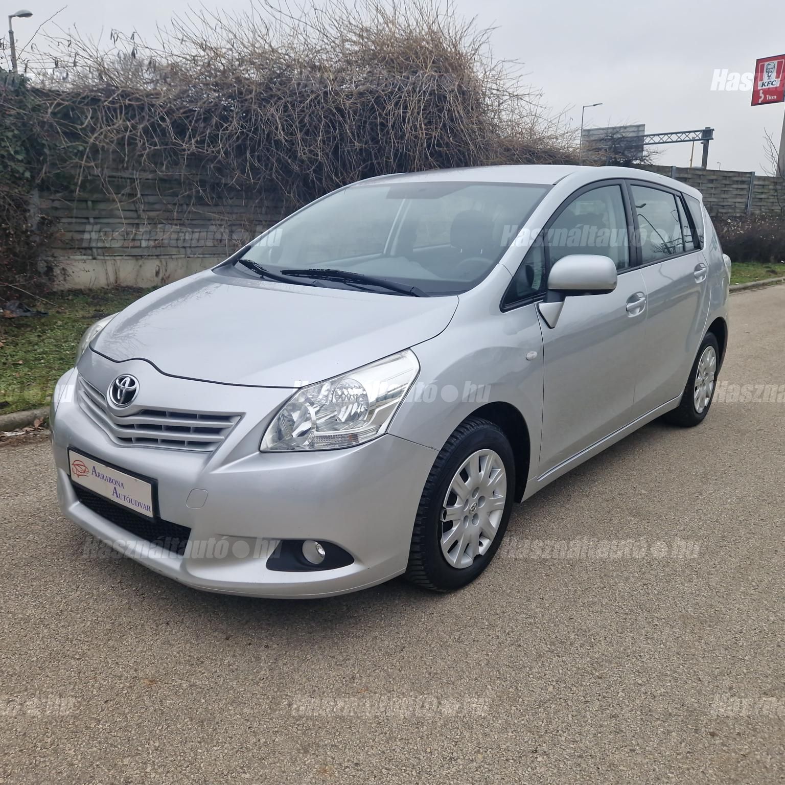 TOYOTA VERSO 2010/8 - 1