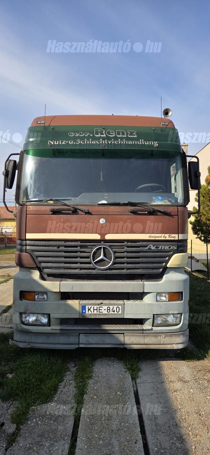 MERCEDES-BENZ 2002 - 1