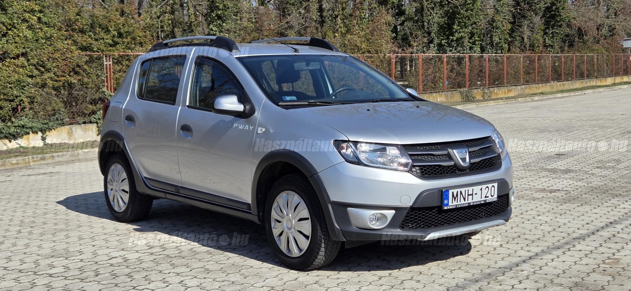 DACIA SANDERO 2013/10 - 1