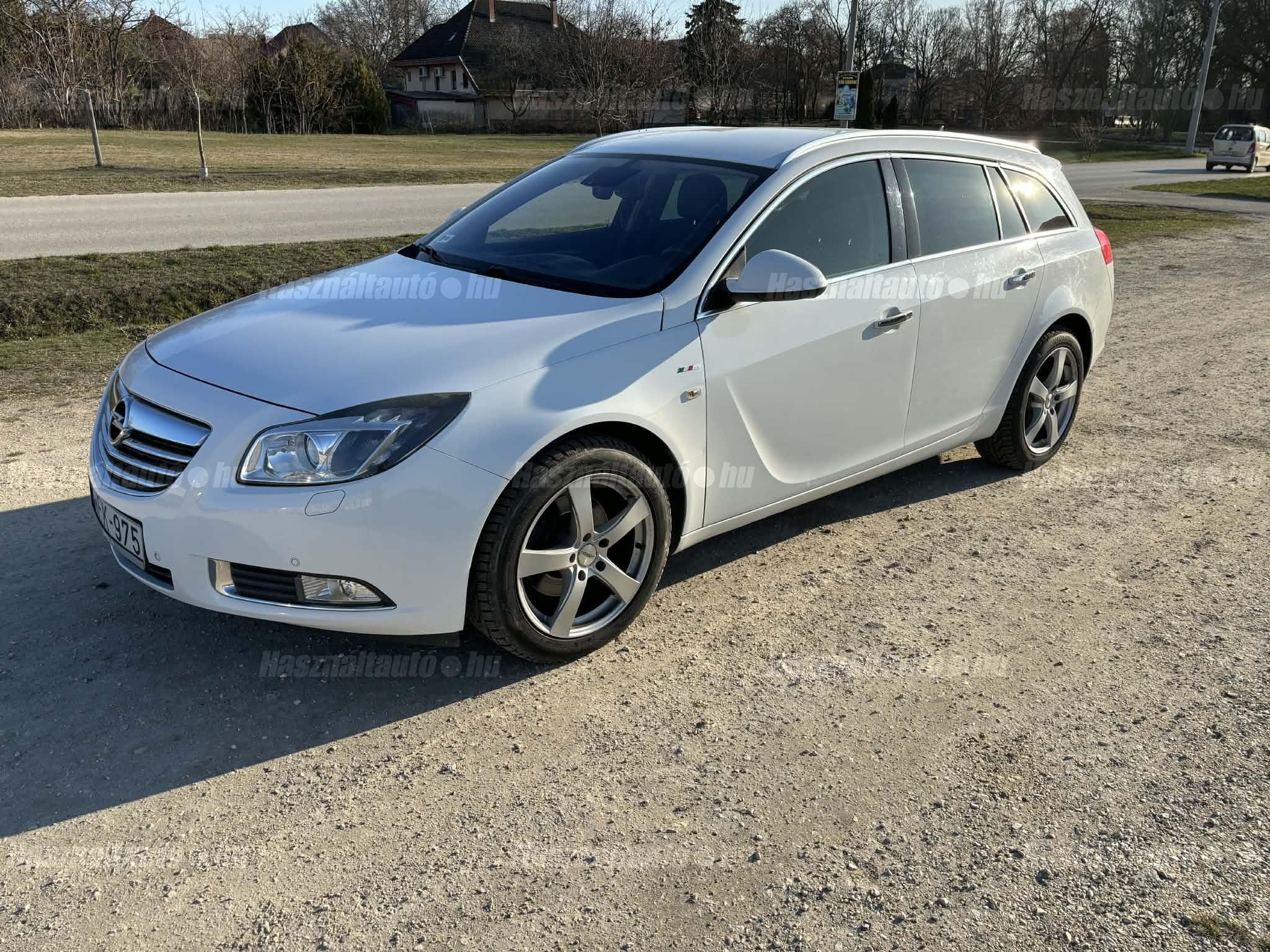 OPEL INSIGNIA 2012/8 - 1