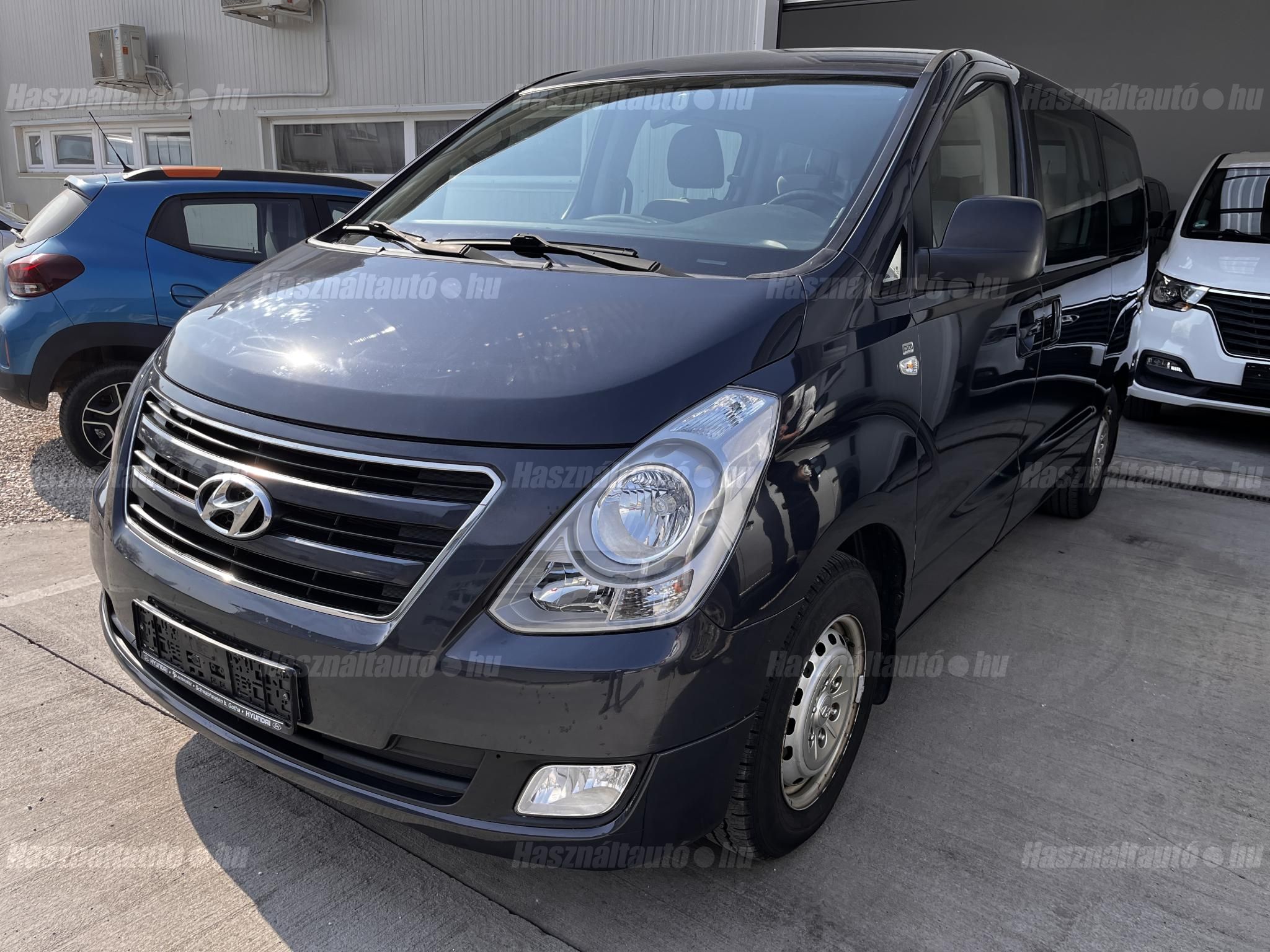 HYUNDAI H-1 2019/4 - 1