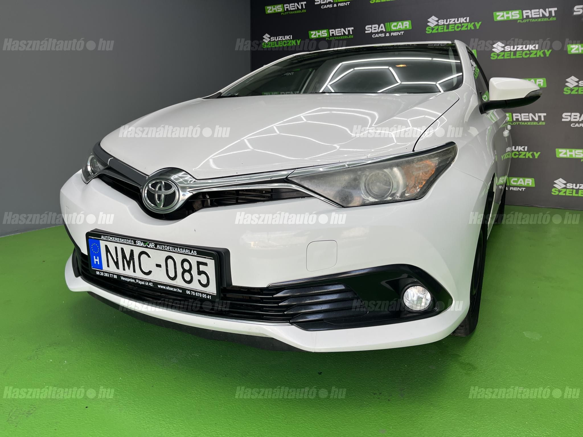 TOYOTA AURIS 2016/3 - 1