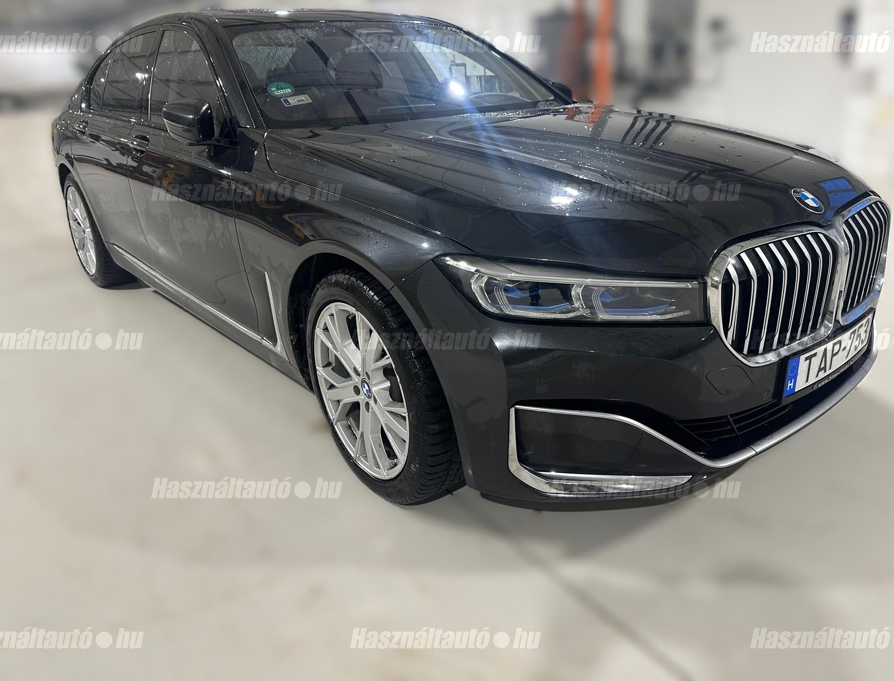 BMW 750 2020/11 - 1