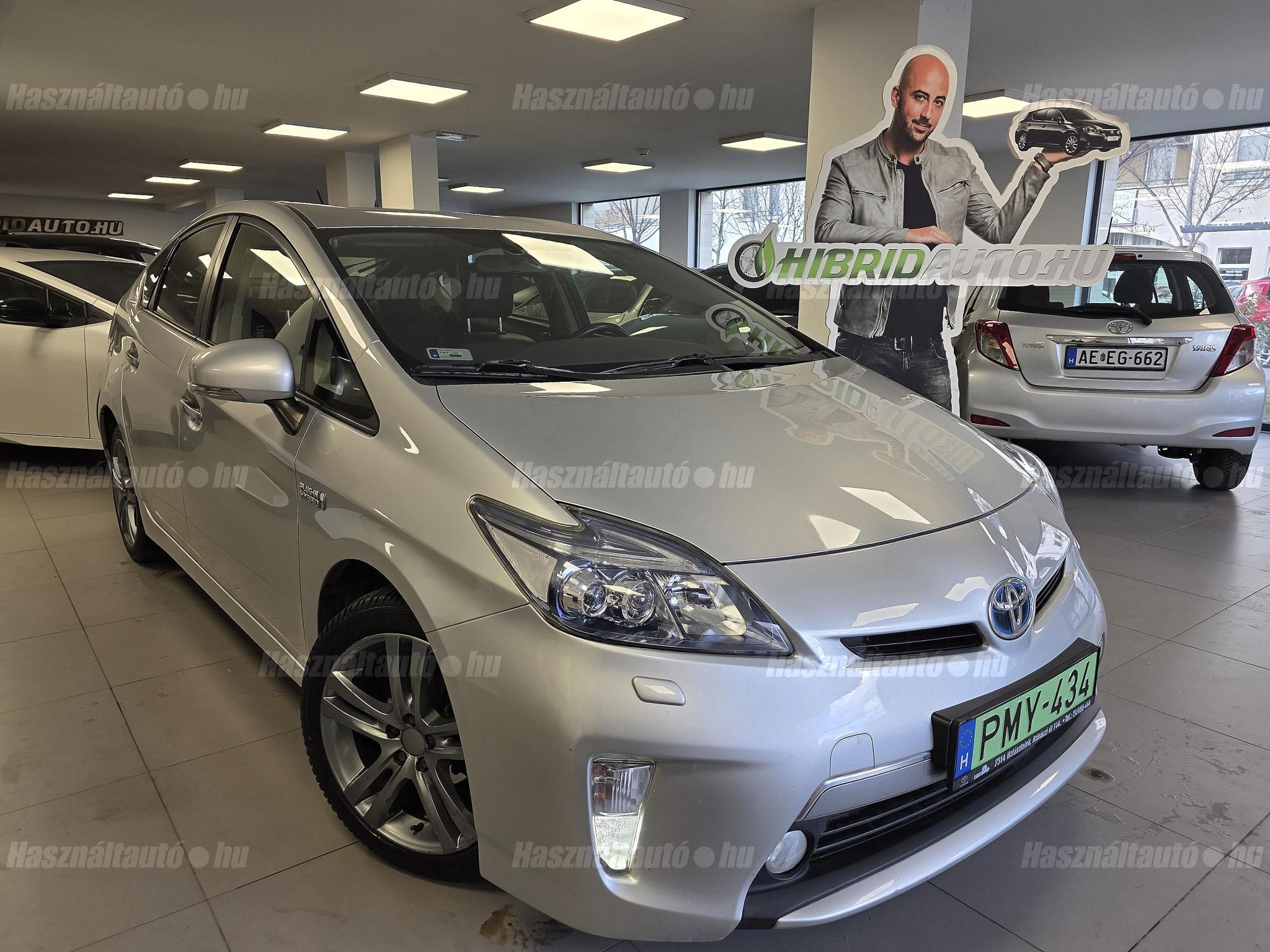 TOYOTA PRIUS PLUG-IN 2012/9 - 1