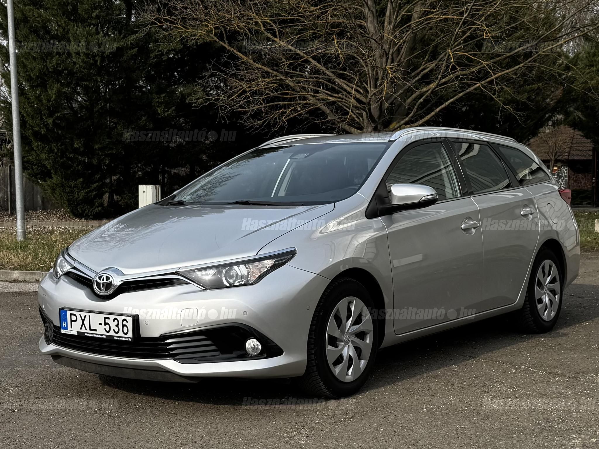 TOYOTA AURIS 2018/6 - 1