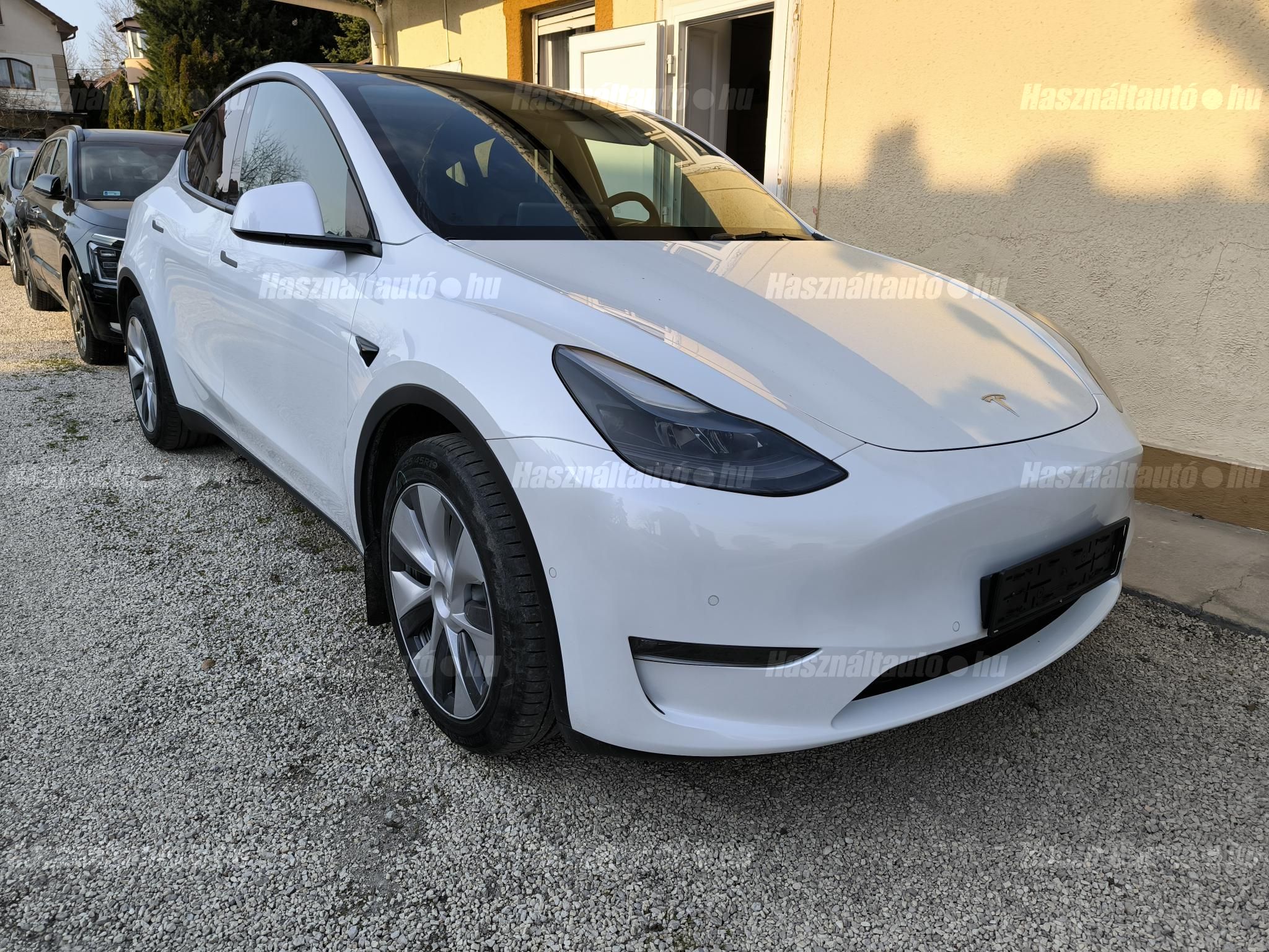 TESLA MODEL Y 2022/3 - 1