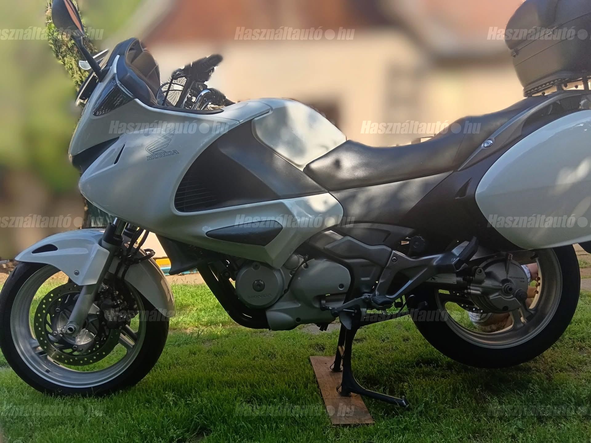 HONDA NT 700 V DEAUVILLE 2013 - 1