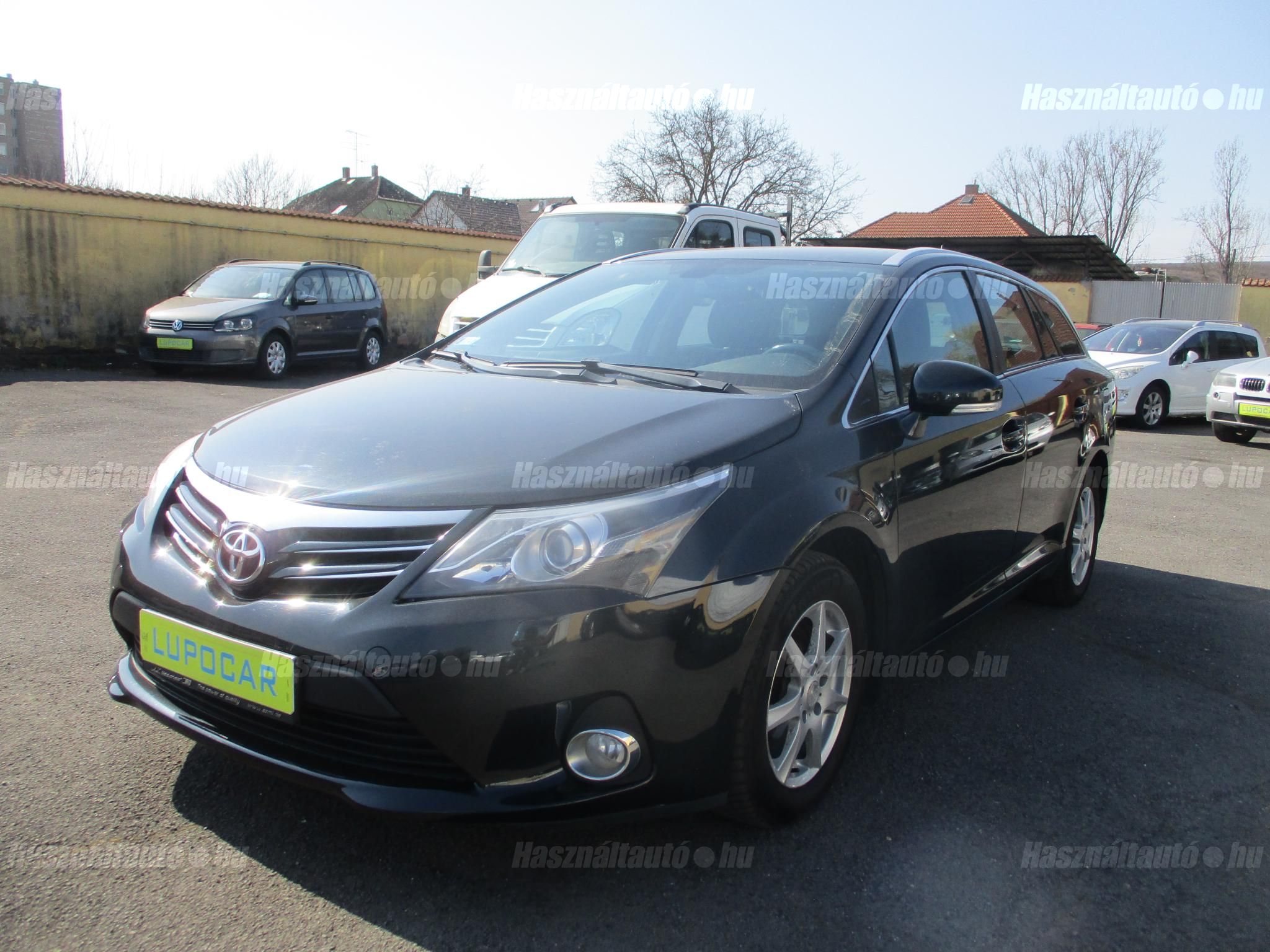TOYOTA AVENSIS 2013/4 - 1