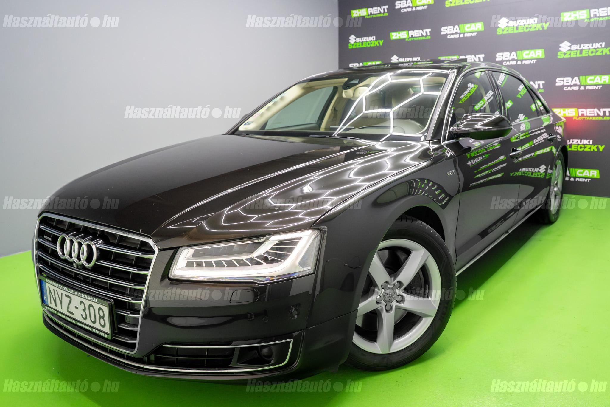 AUDI A8 2014/5 - 1