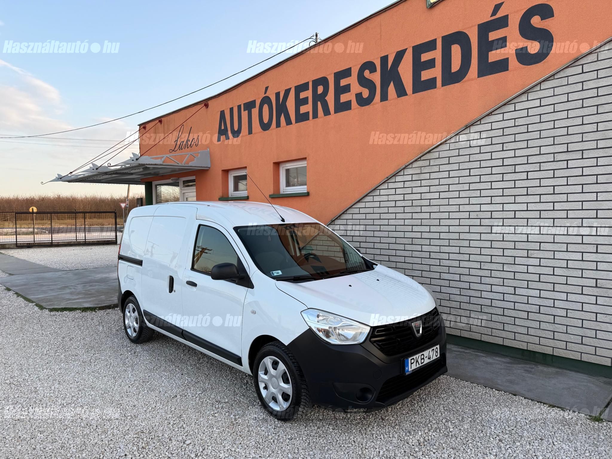 DACIA DOKKER 2017/9 - 1