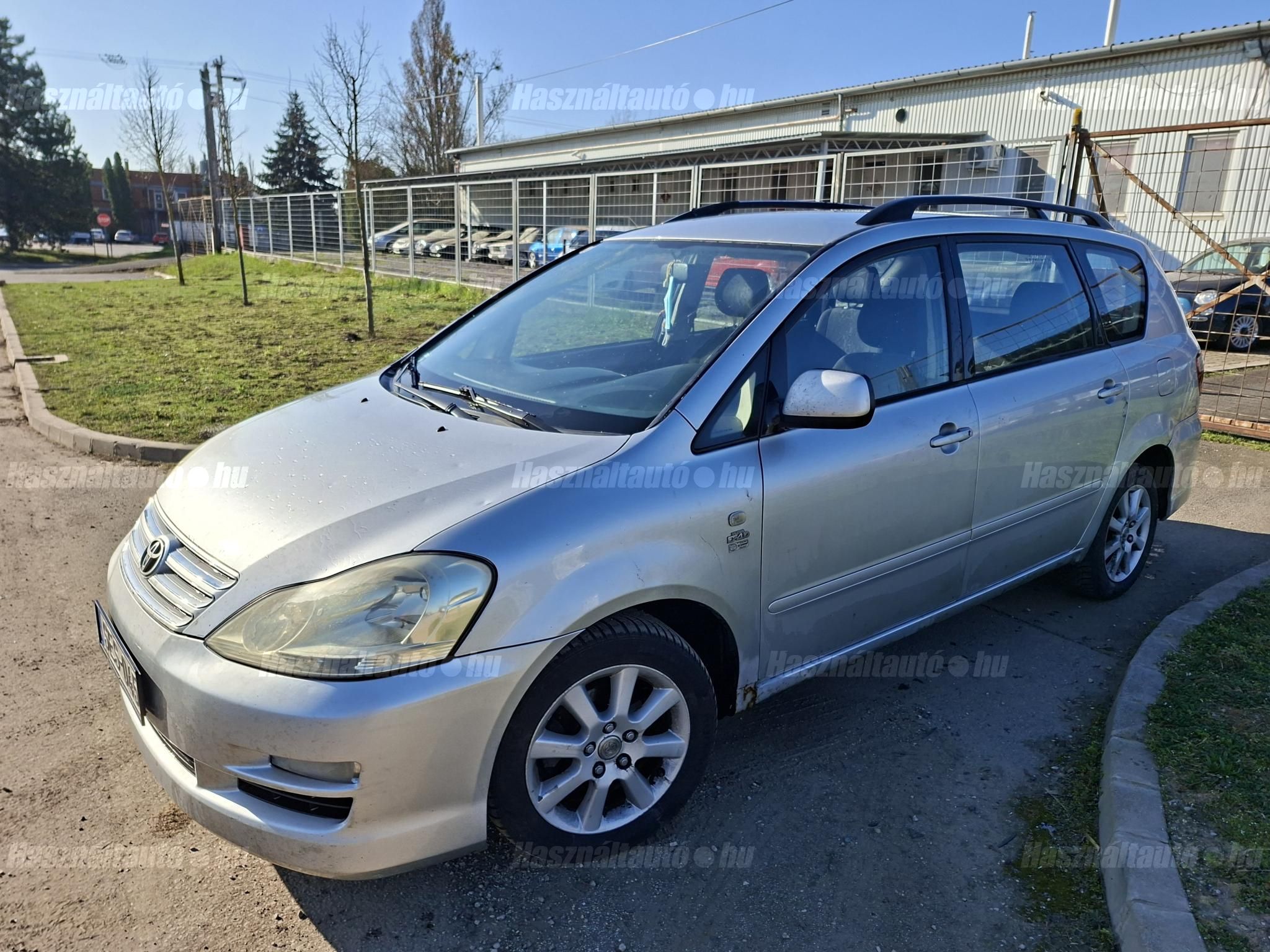 TOYOTA AVENSIS VERSO 2005/10 - 1