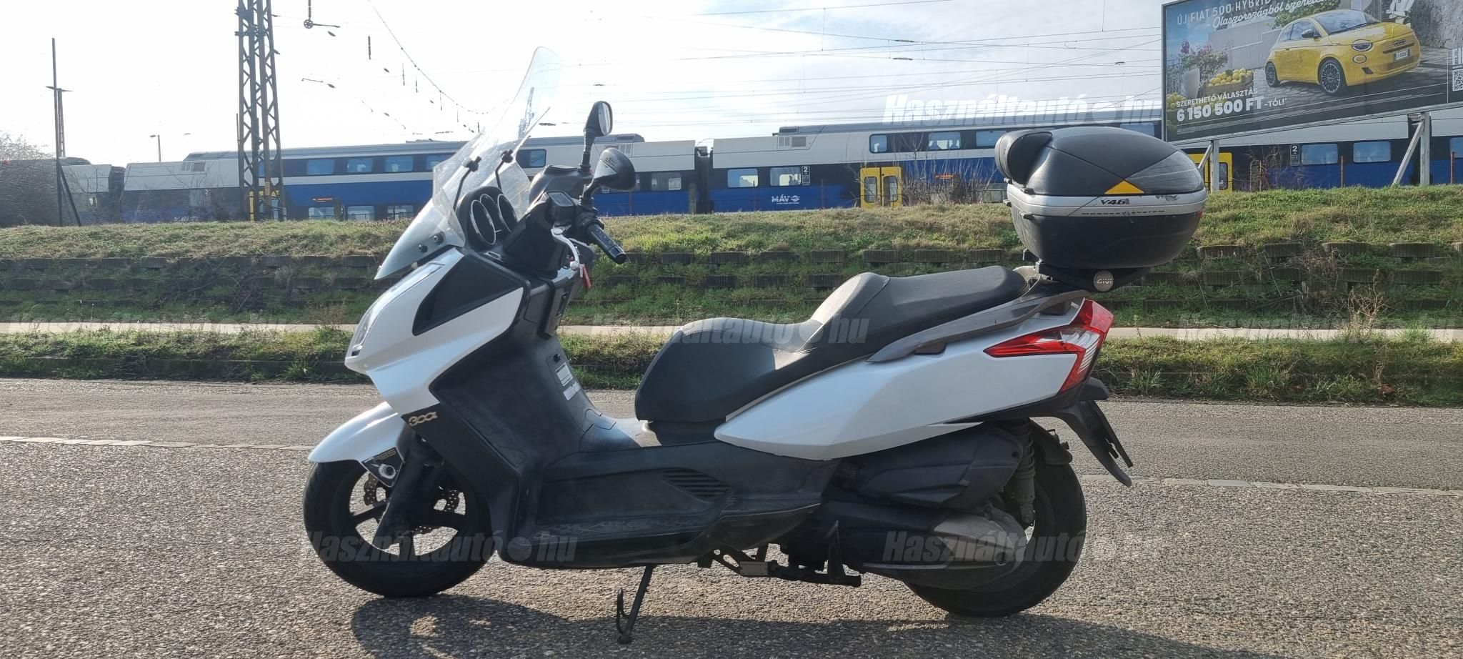KYMCO DOWNTOWN 300 2011/12 - 1