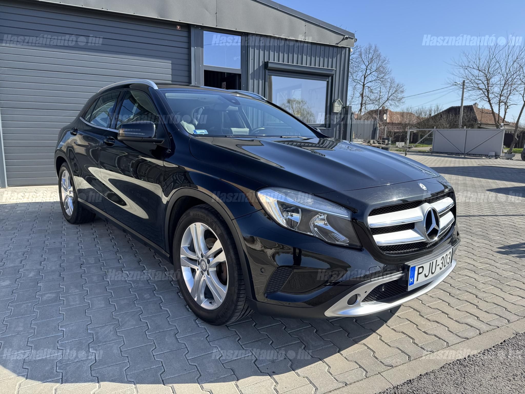 MERCEDES-BENZ GLA 220 2016/6 - 1