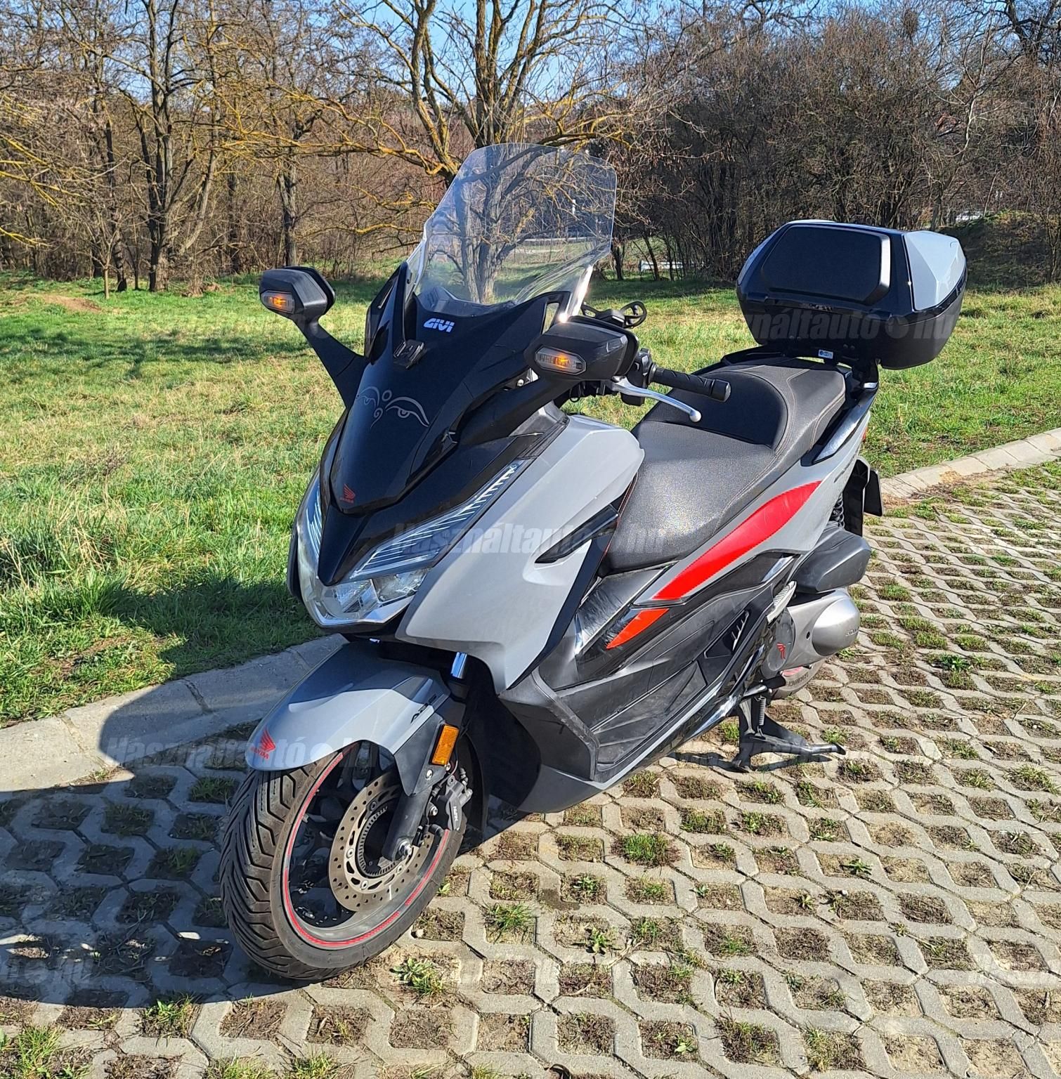 HONDA FORZA 300 2020/8 - 1