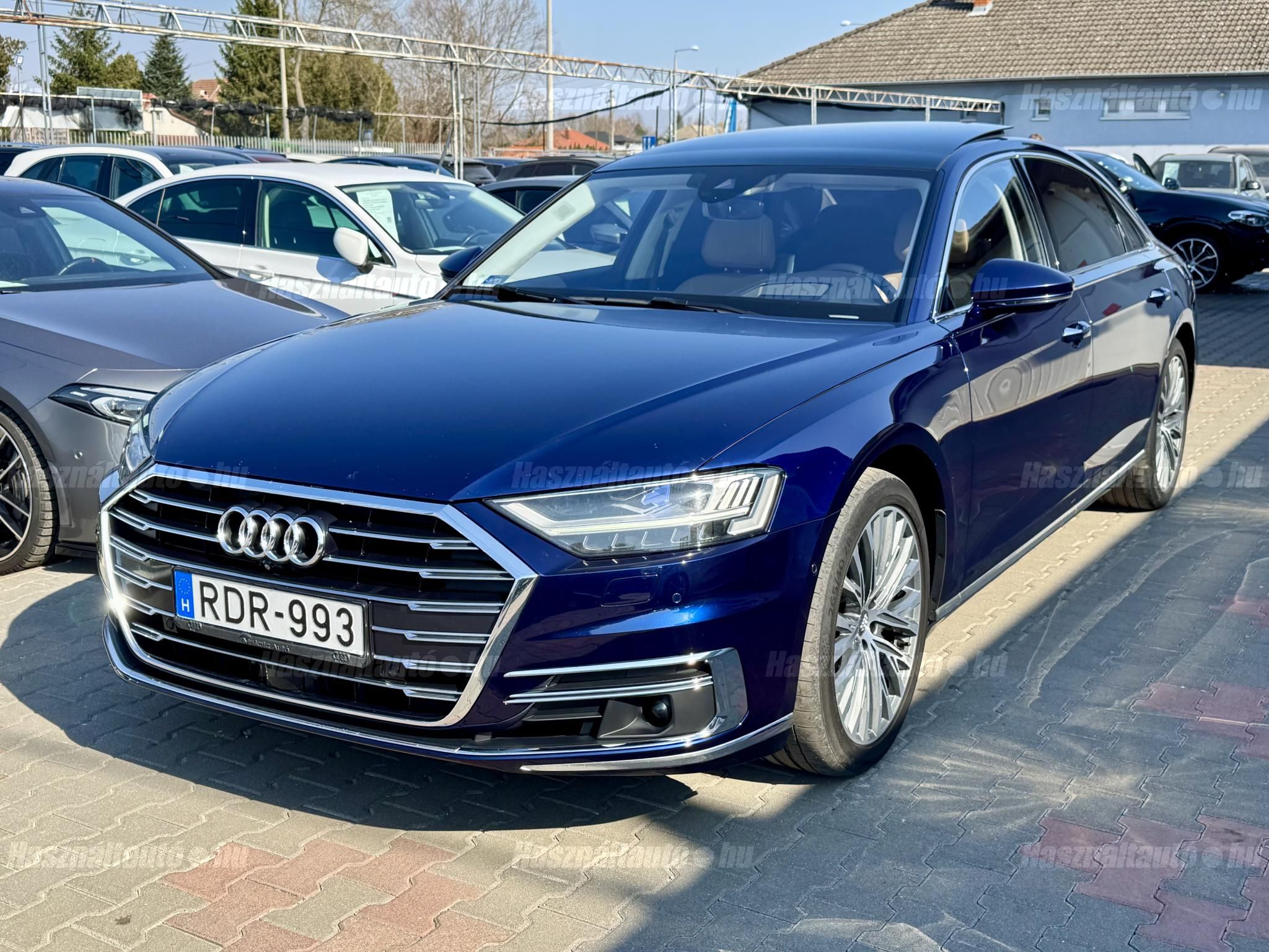 Magyarországon vásárolt!A garanciában cserélt motor-váltó 100000 kilométert futott!