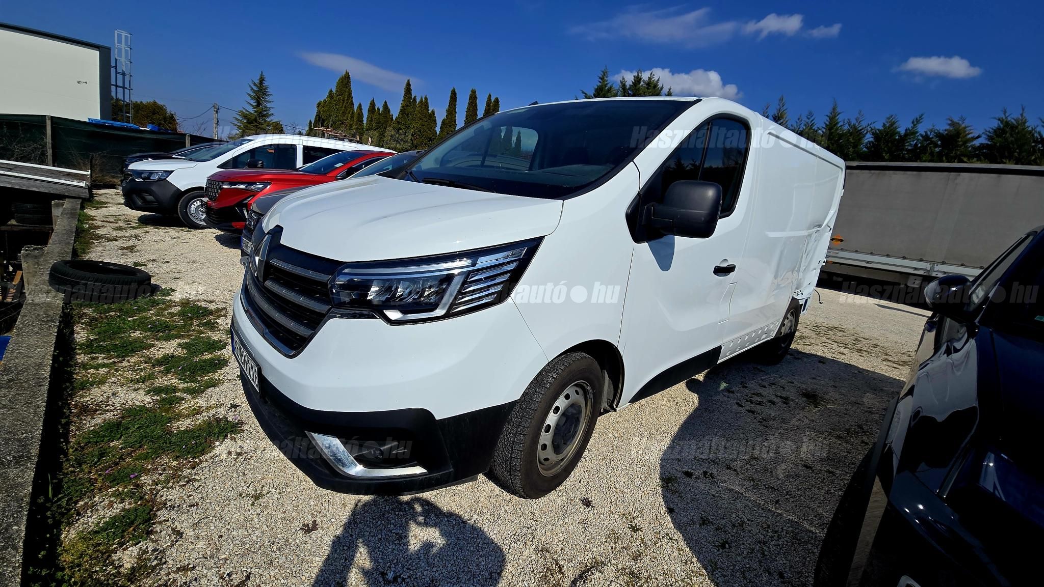 RENAULT TRAFIC 2023/5 - 1