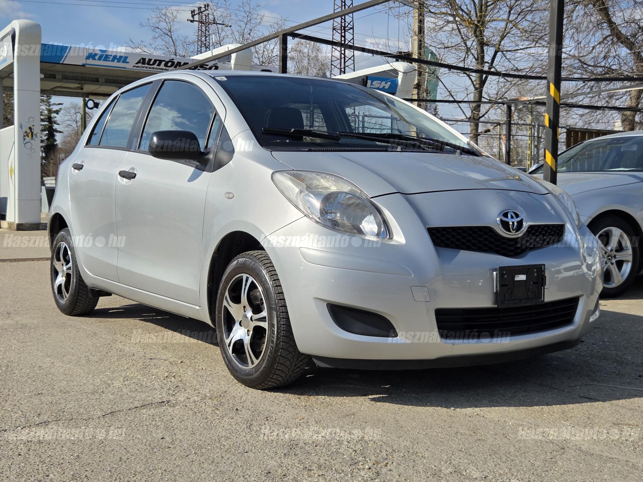 TOYOTA YARIS 2011/3 - 1
