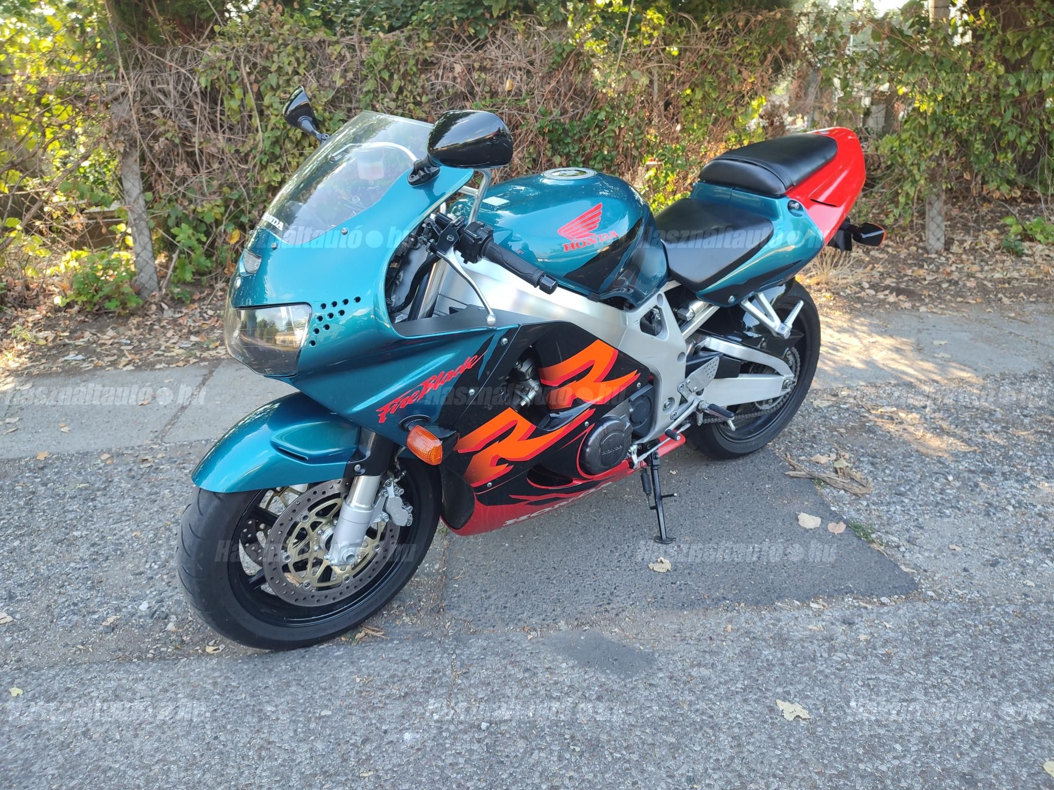 HONDA CBR 900 RR 1999/4 - 1