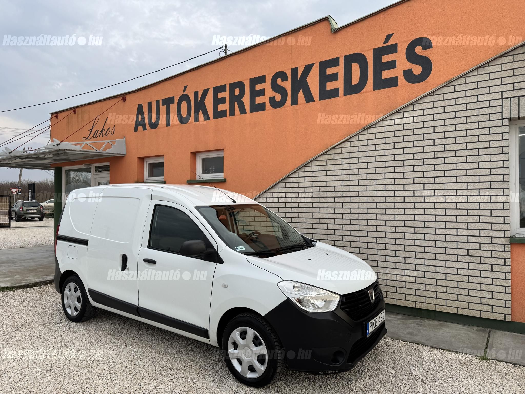 DACIA DOKKER 2017/9 - 1