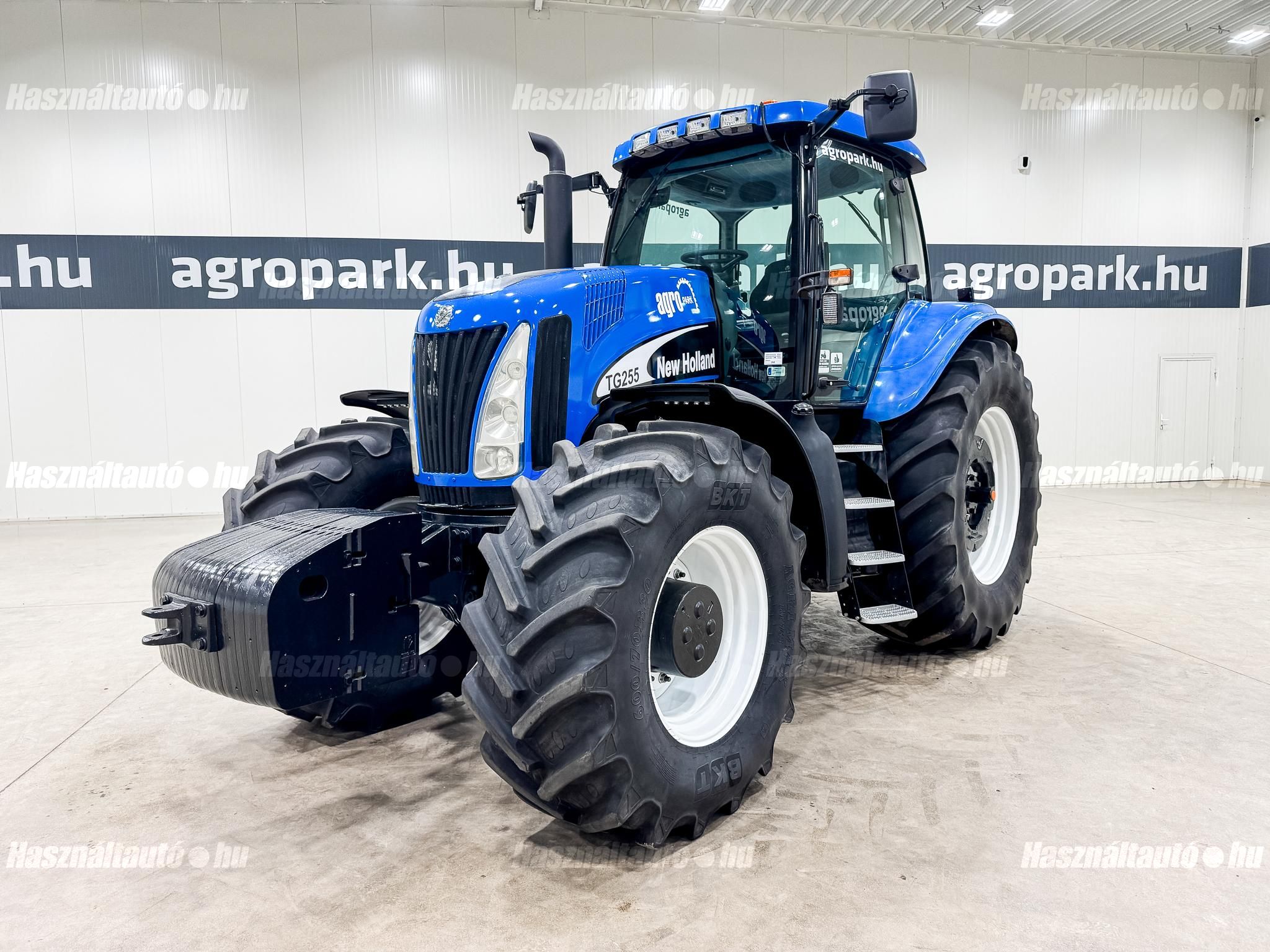 NEW HOLLAND 2004 - 1