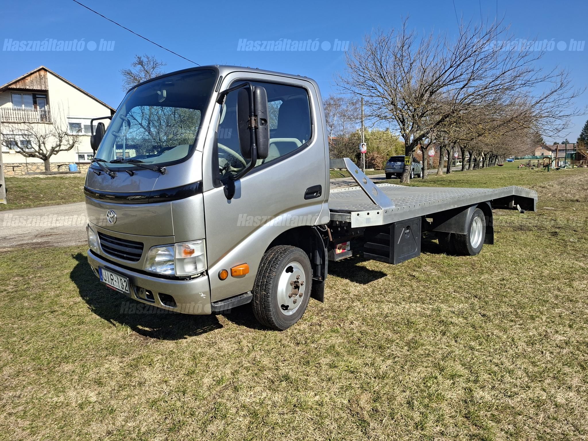 TOYOTA DYNA 2004/6 - 1