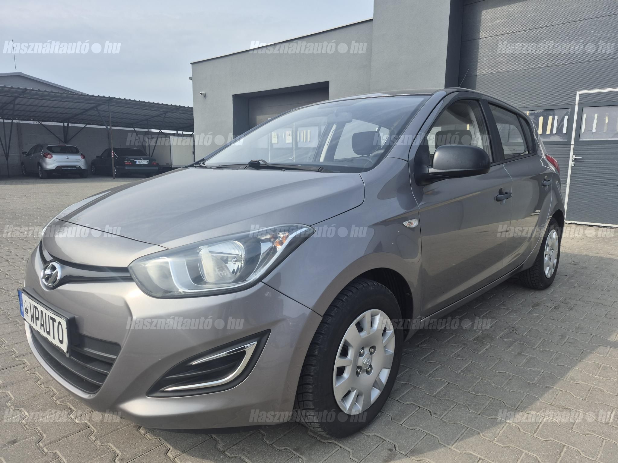 HYUNDAI I20 2013/6 - 1