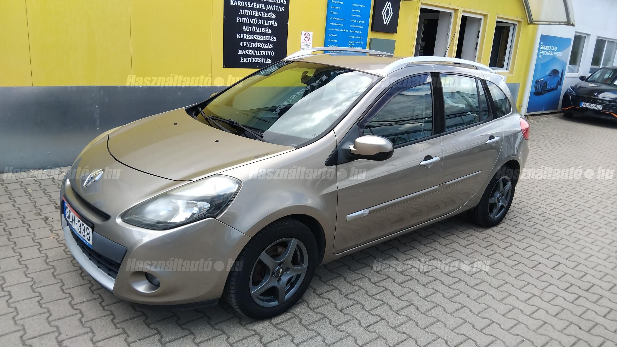 RENAULT CLIO 2011/10 - 1