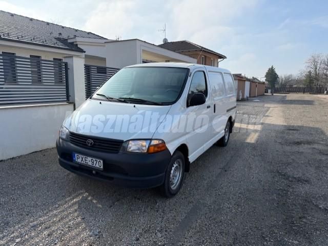 TOYOTA HIACE 2006/7 - 1